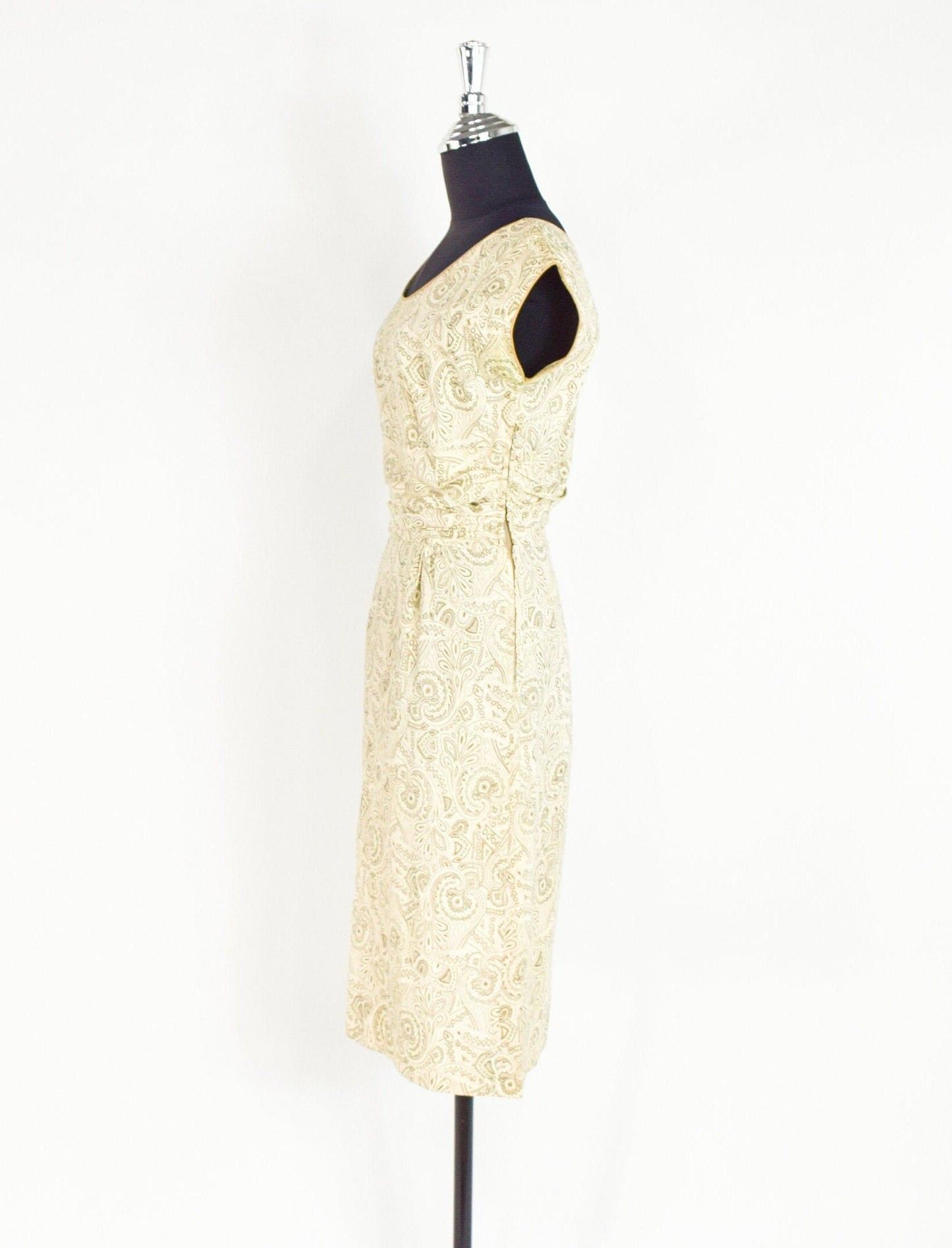 1950s Gold & Creme Paisley Print Cotton Sheath Dress, Medium