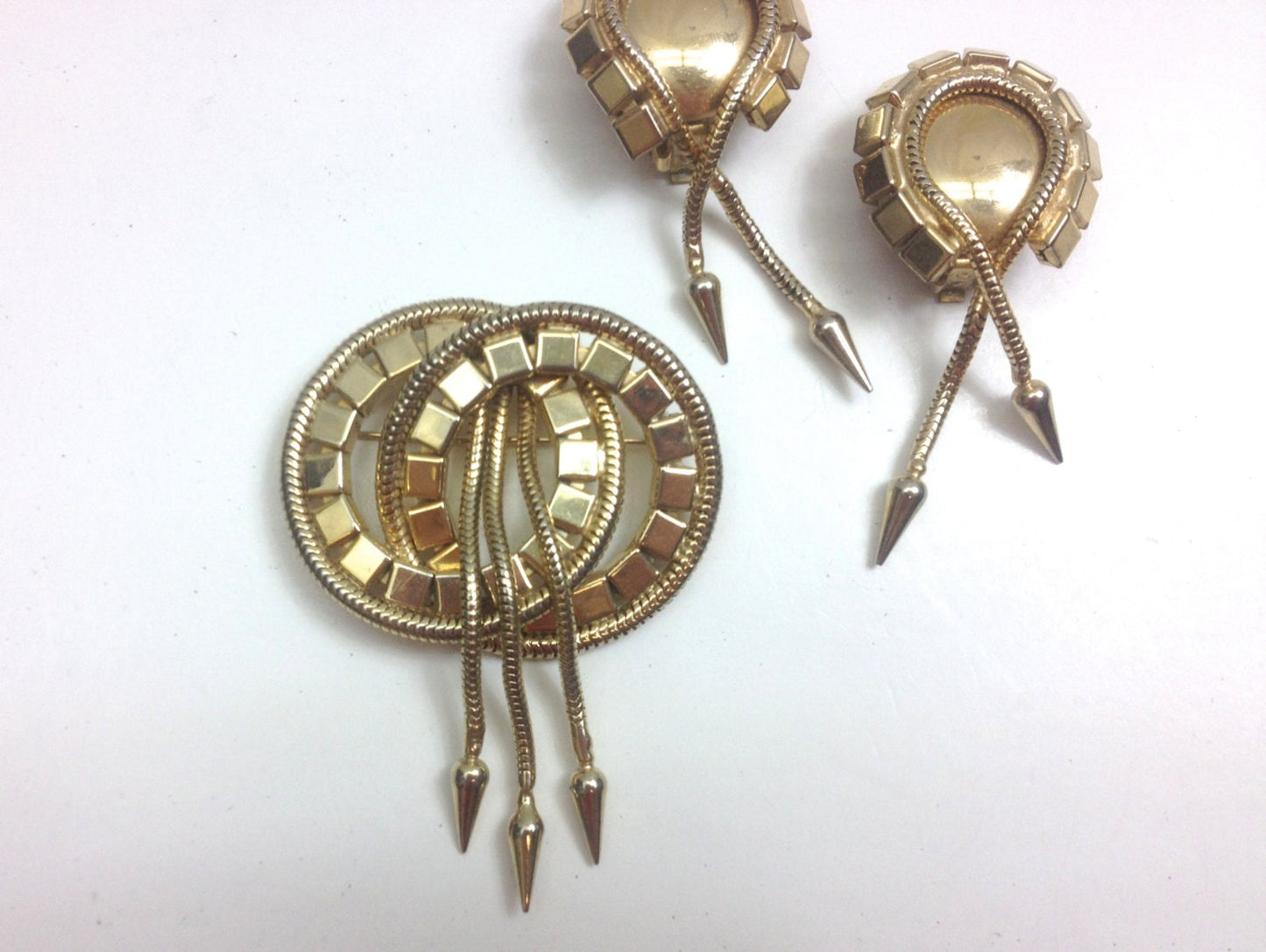 Hobé | 1960s Gold Brooch Earring Set | 60s Gold Mod Brooch & Clip Earrings | Gold Brooch Set | Hobé