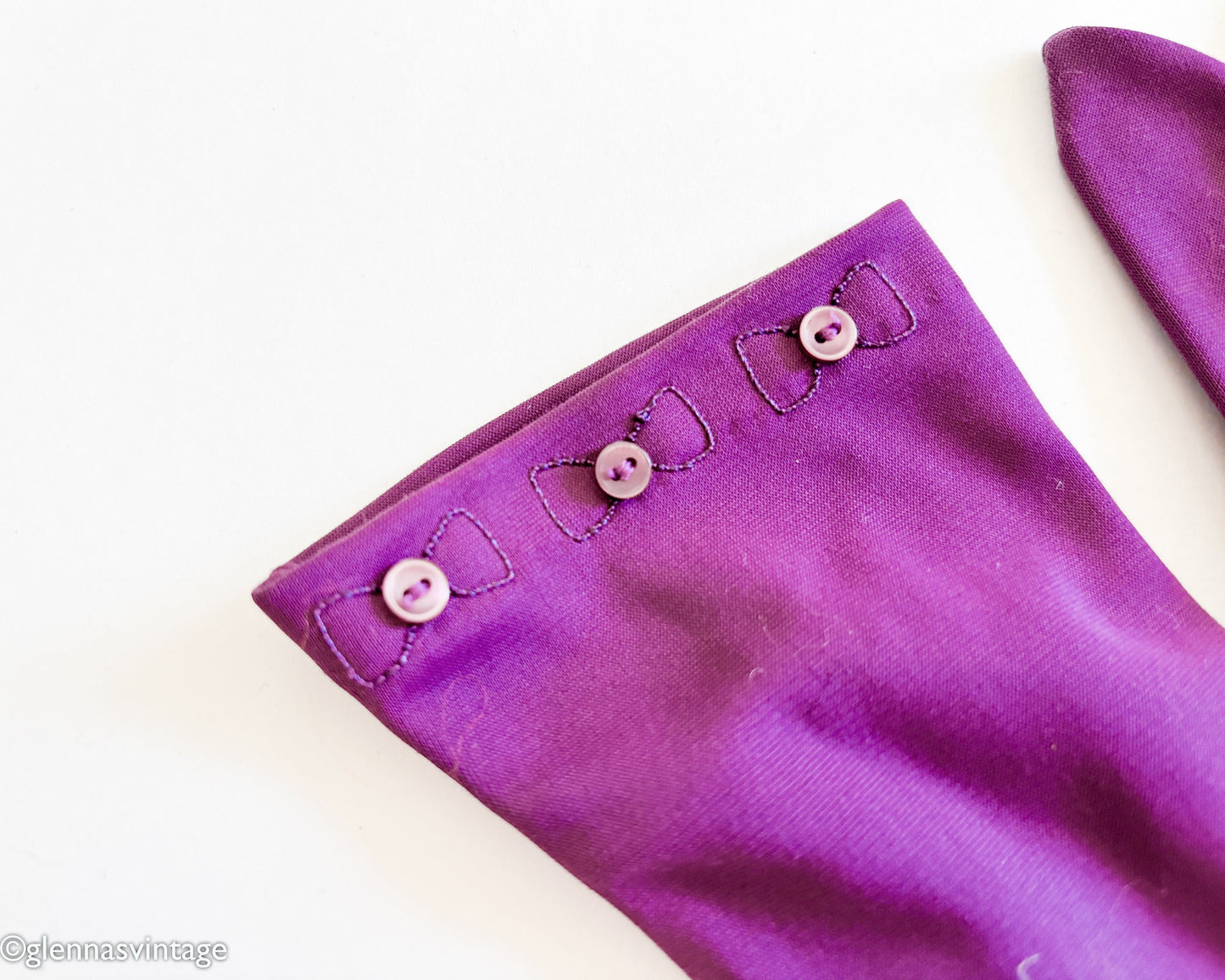 1960s Magenta Purple Vintage Gloves