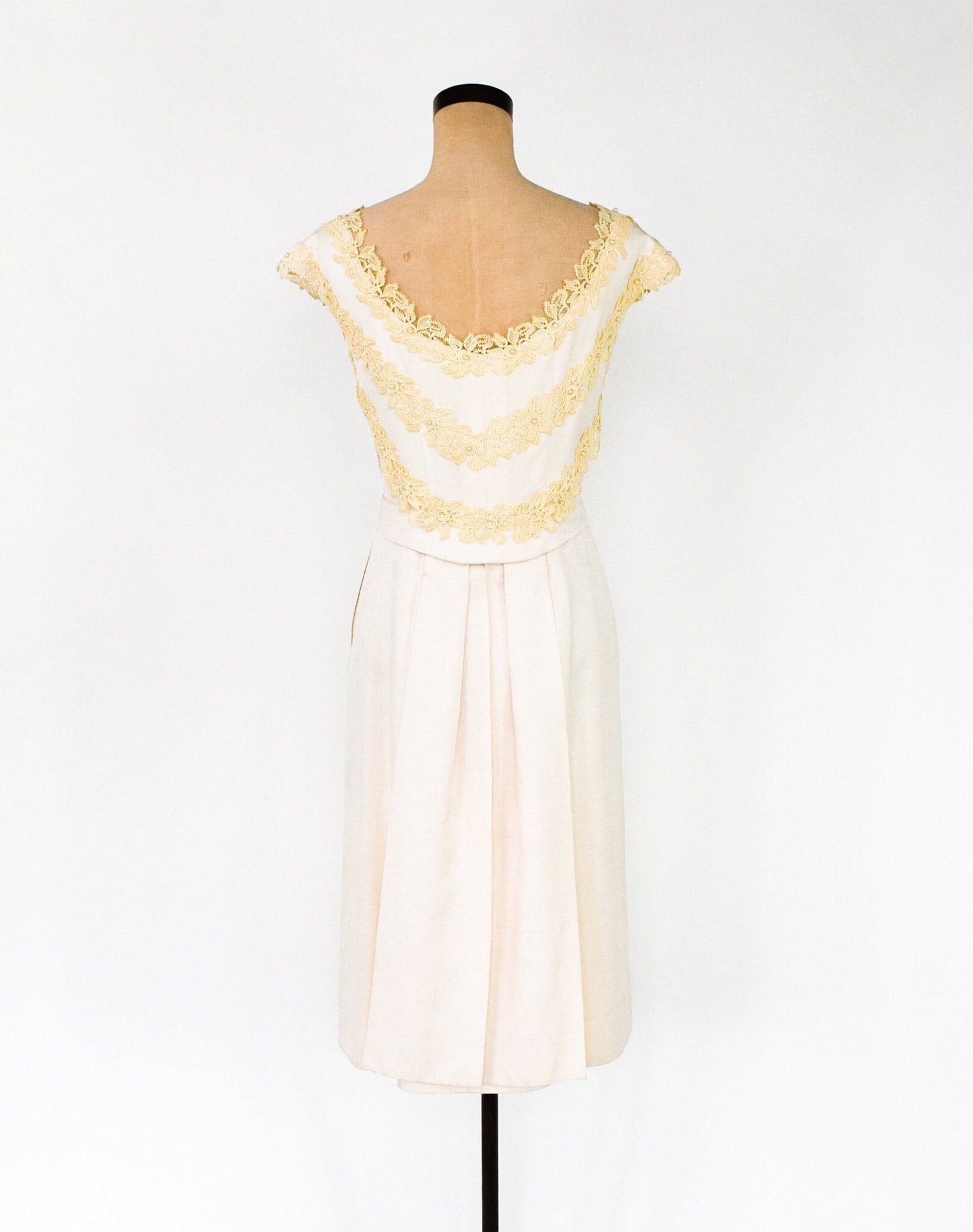 1950s Ivory Lace. & Creme Silk Cocktail Dress, Extra Large