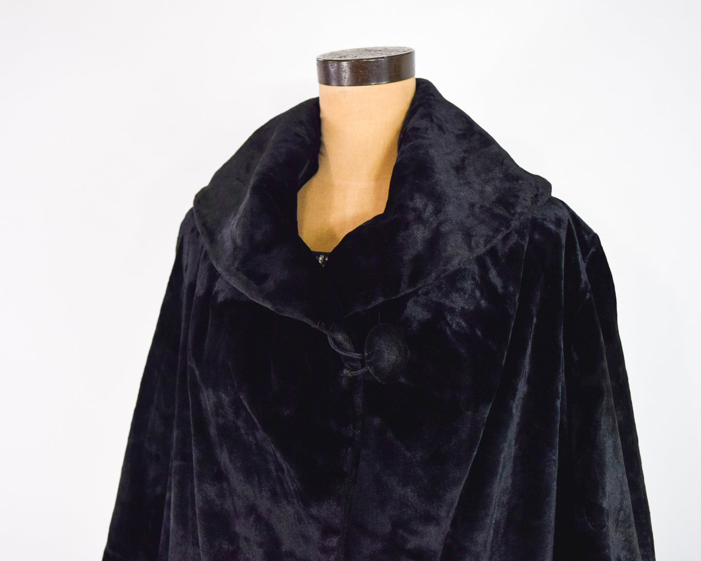 1900s Black Cotton Velvet Downton Abbey Coat with Portrait Collar, Large
