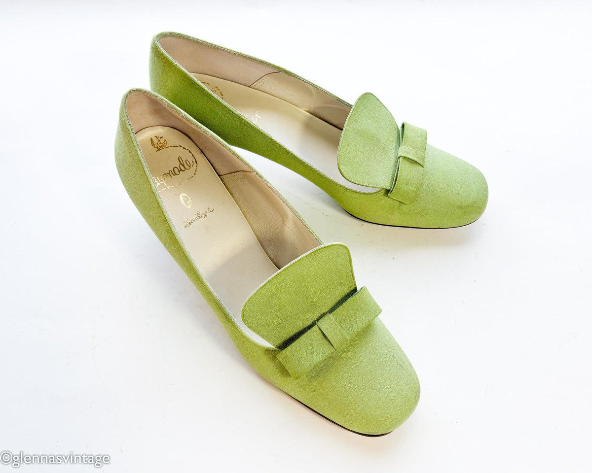 1960s Mod  Lime Green Linen Low Heel Shoes, Size 8B
