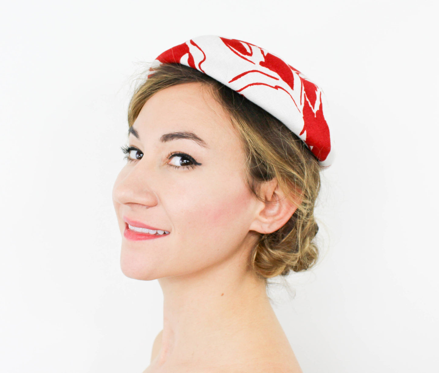 1950s Red & White Linen Beret, Saks Fifth Avenue Hat
