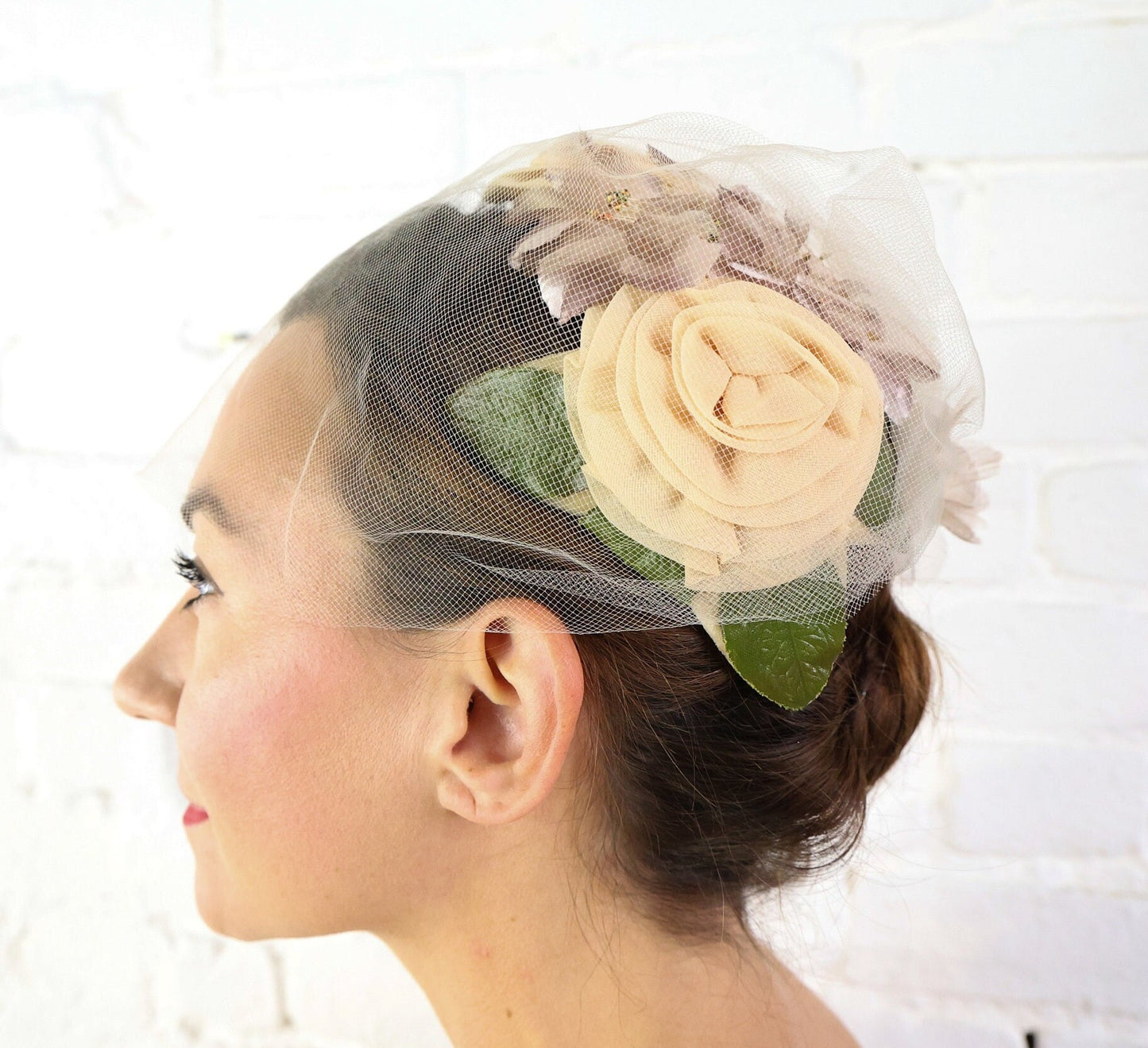 1950s Beige Floral Fascinator, IvoryTulle Wedding Hat