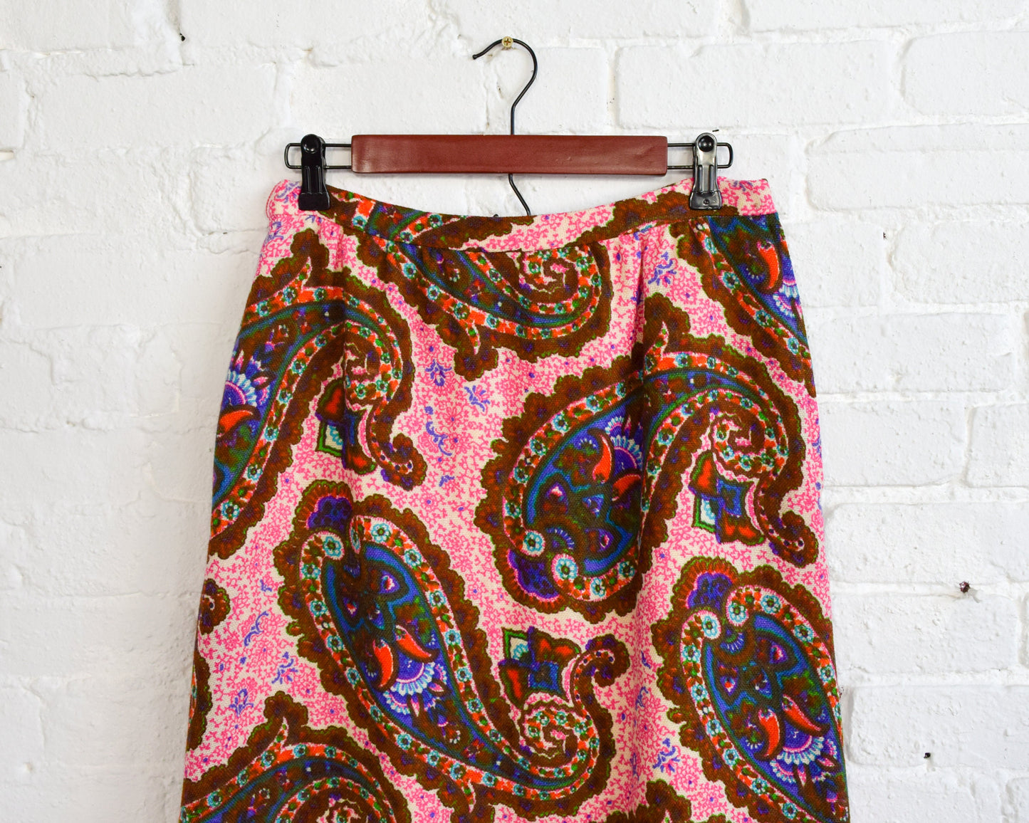 1970s Pink Paisley Maxi Skirt | 70s Pink Paisley Woven Wool Skirt | Nelly De Grab N.Y. | Medium