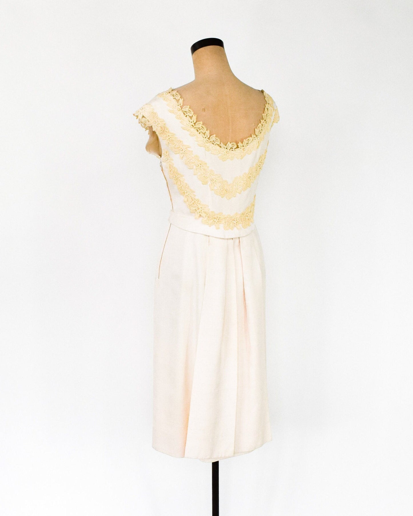 1950s Ivory Lace. & Creme Silk Cocktail Dress, Extra Large