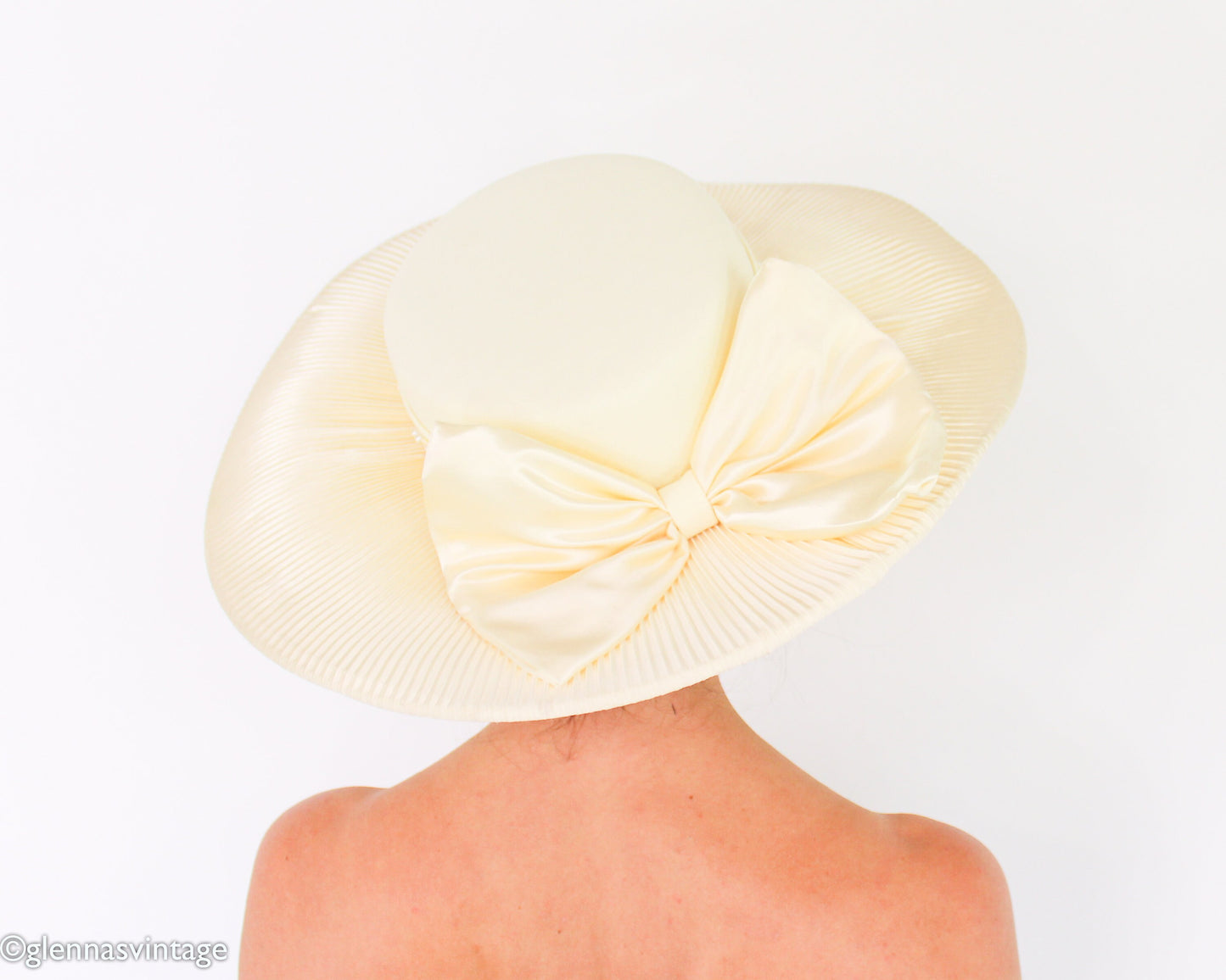 1980s Creme White  Satin Platter Hat with Bow