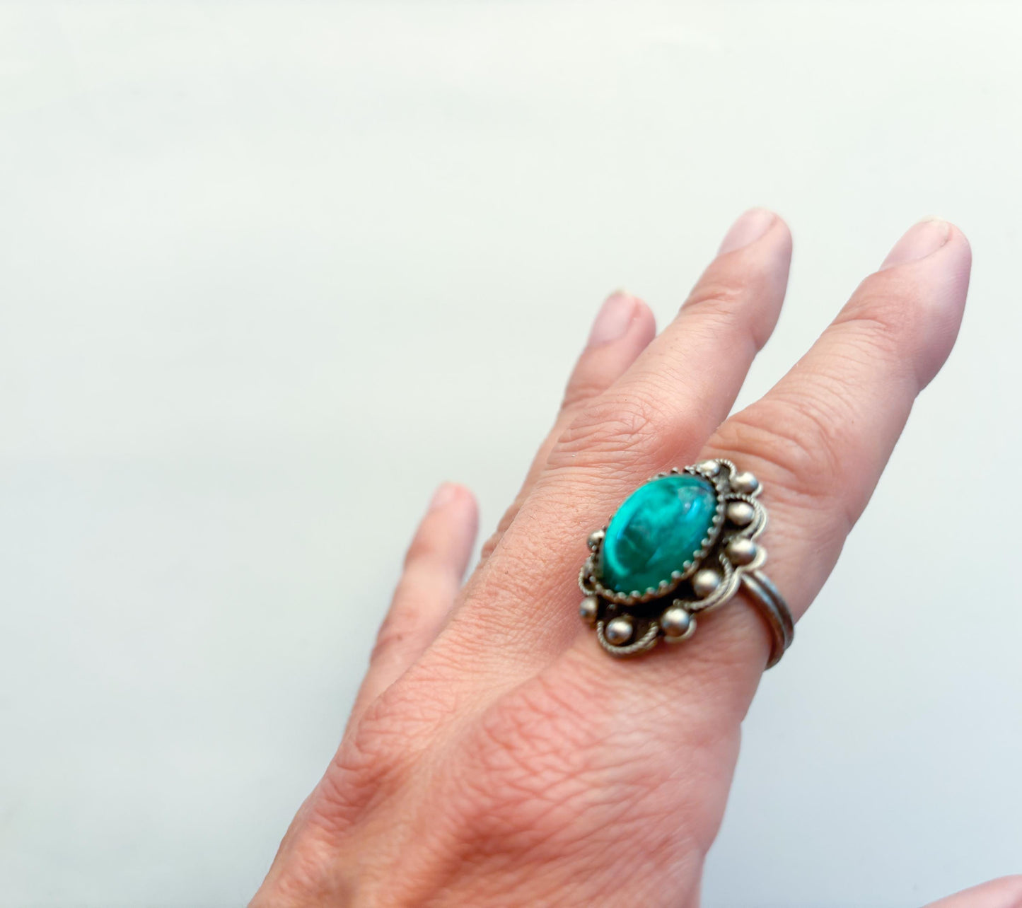 1950s Green Glass Ring | Vintage Bright Green Adjustable Ring