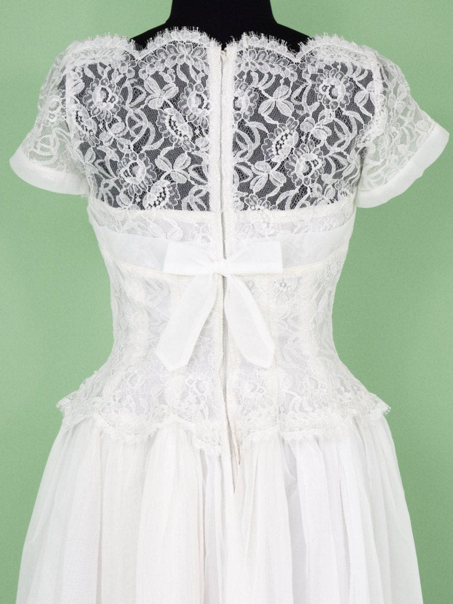 1950s White Lace & Chiffon Wedding Gown, Princess Dress, Extra Small