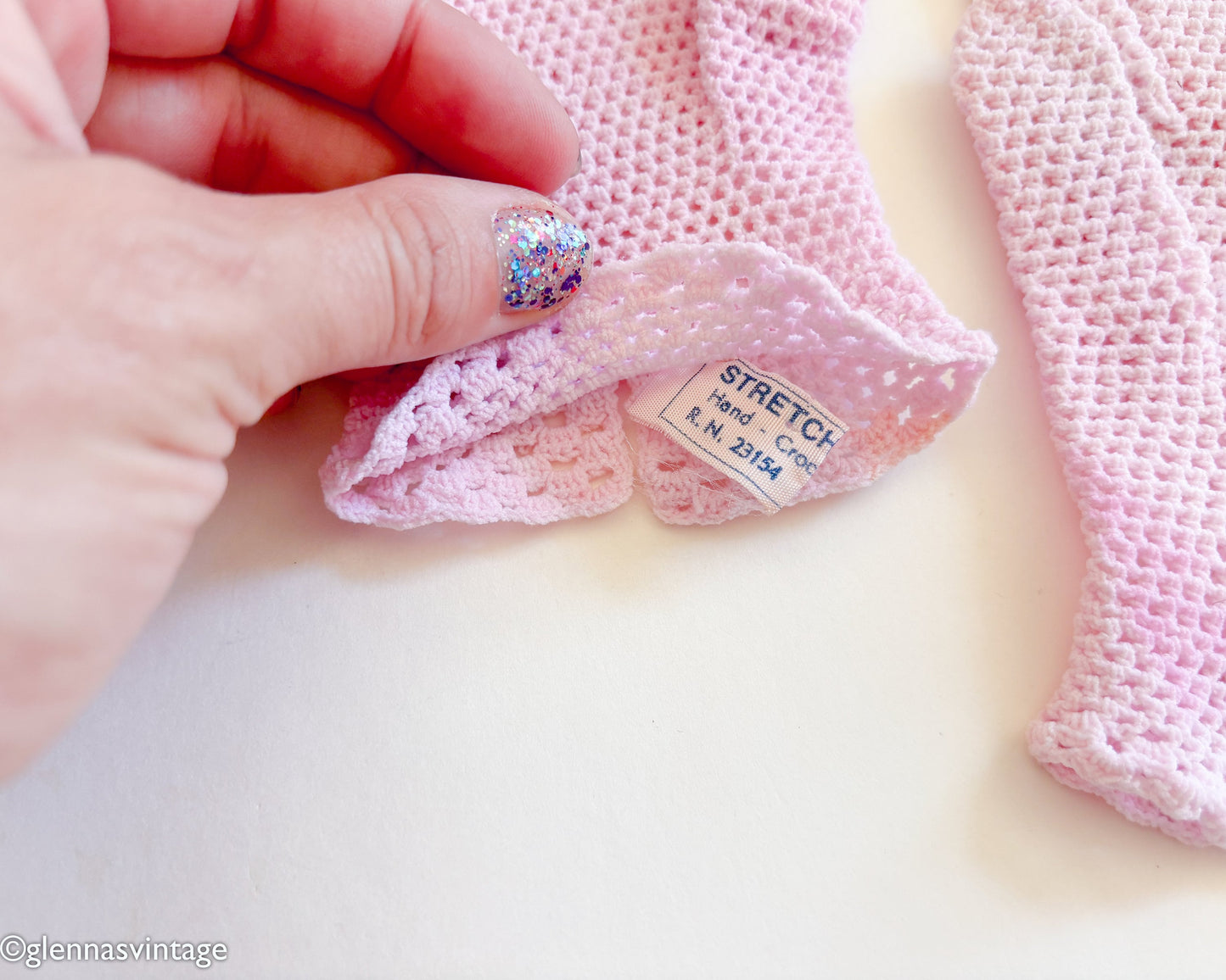 1950s Crochet Pink Gloves, Medium