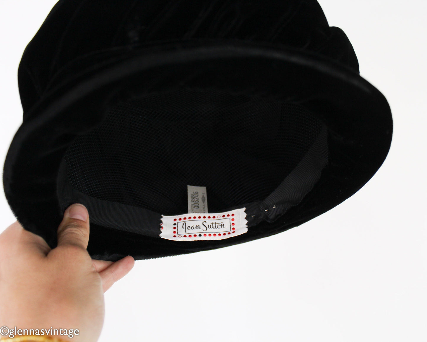 1960s Black Velvet Bubble Hat