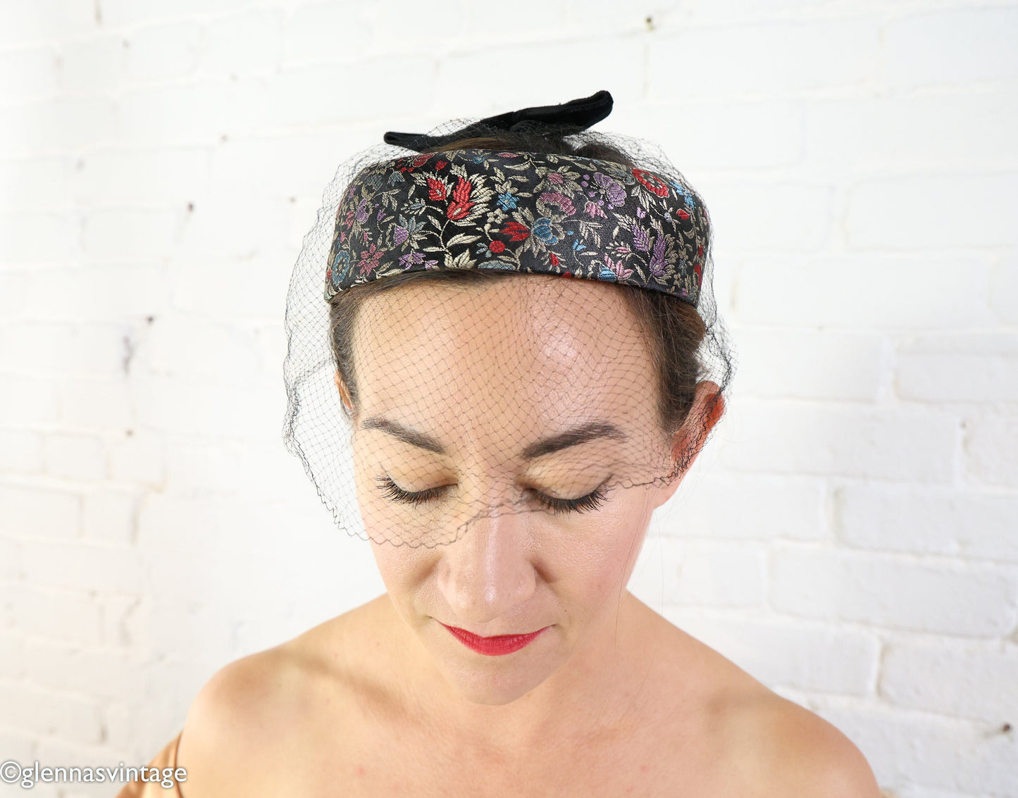 1950s Colorful Black Ring Hat