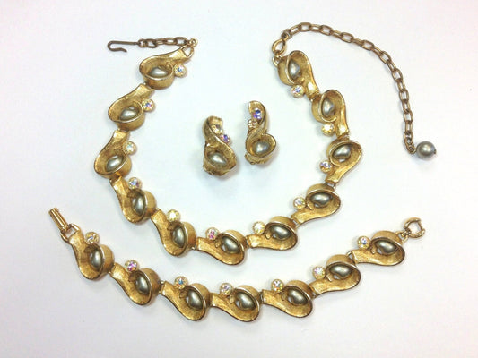 1960s Gold & Gray Pearl Necklace Bracelet Earrings Parure Jewelry Set