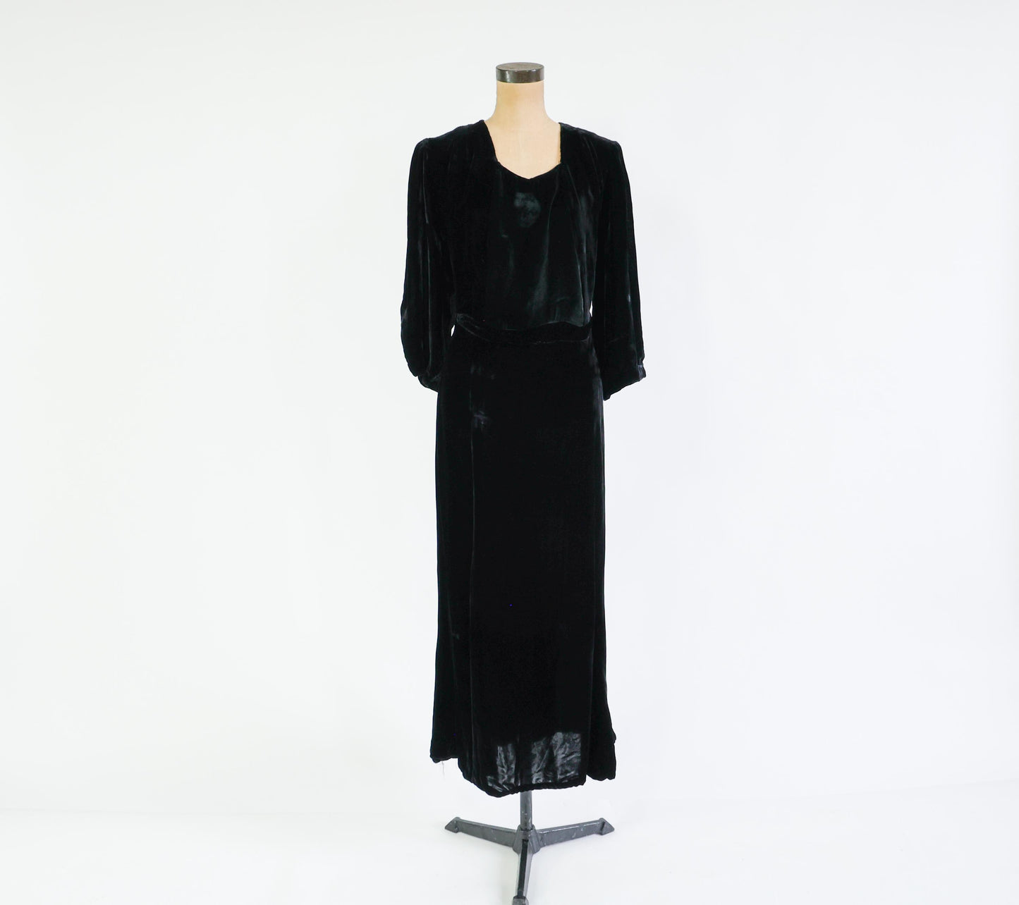 1930s Black Silk Velvet Evening Gown, 40" Waist