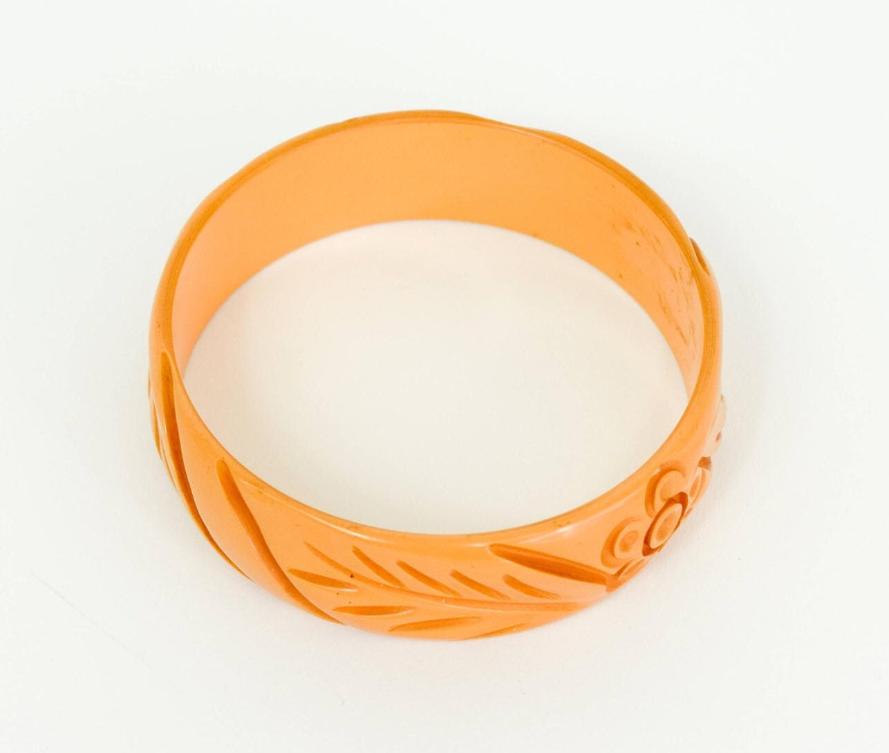 1940s Butterscotch Bakelite Bracelet | 40s Gold Carved Bakelite Bangle