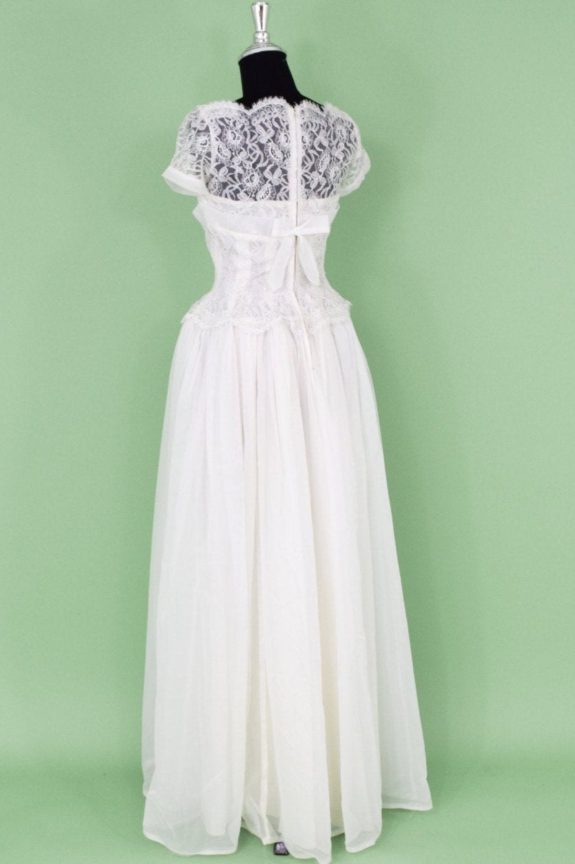 1950s White Lace & Chiffon Wedding Gown, Princess Dress, Extra Small