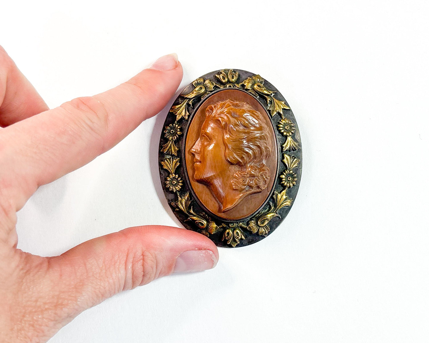 1930s Carved Stone Cameo Brooch Pendant with Floral Silver Frame