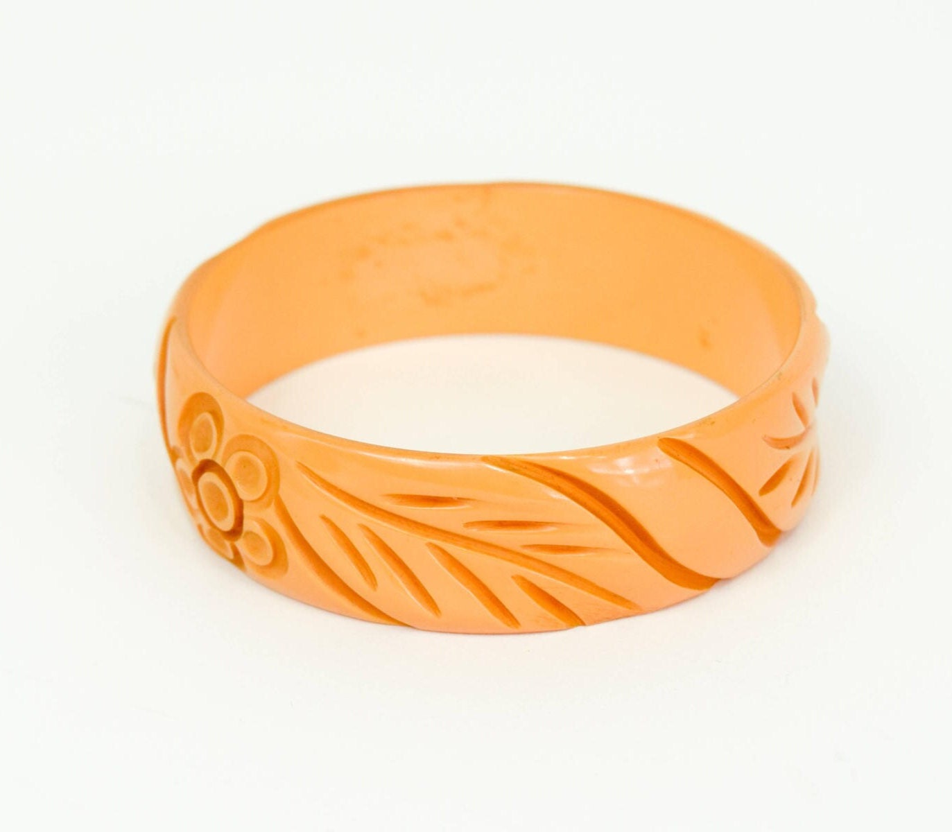 1940s Butterscotch Bakelite Bracelet | Gold Carved Bakelite Bangle