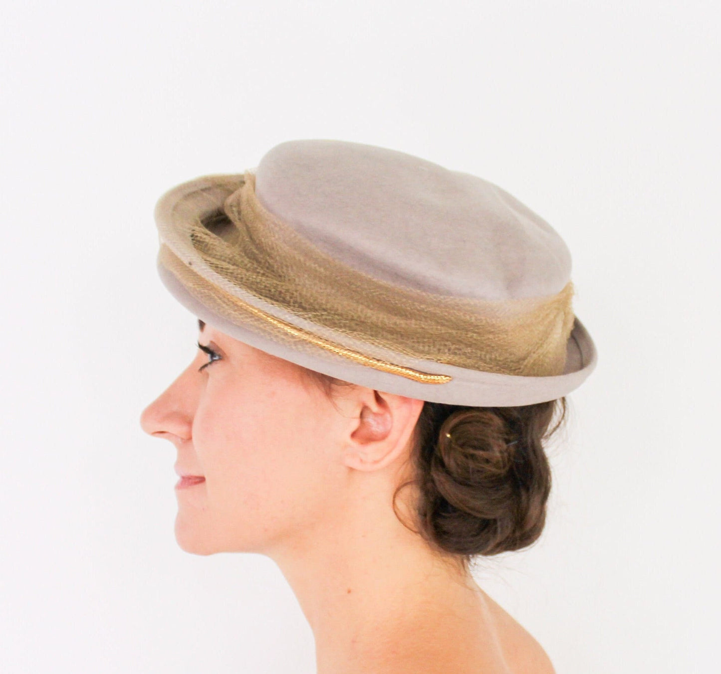 1950s Grey Wool Pillbox Hat with Gold Trim