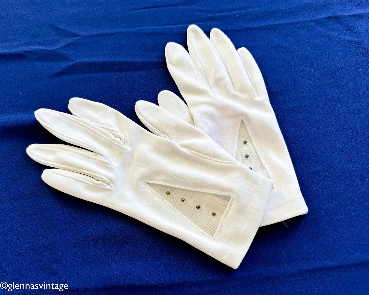 1950s Short White Gloves