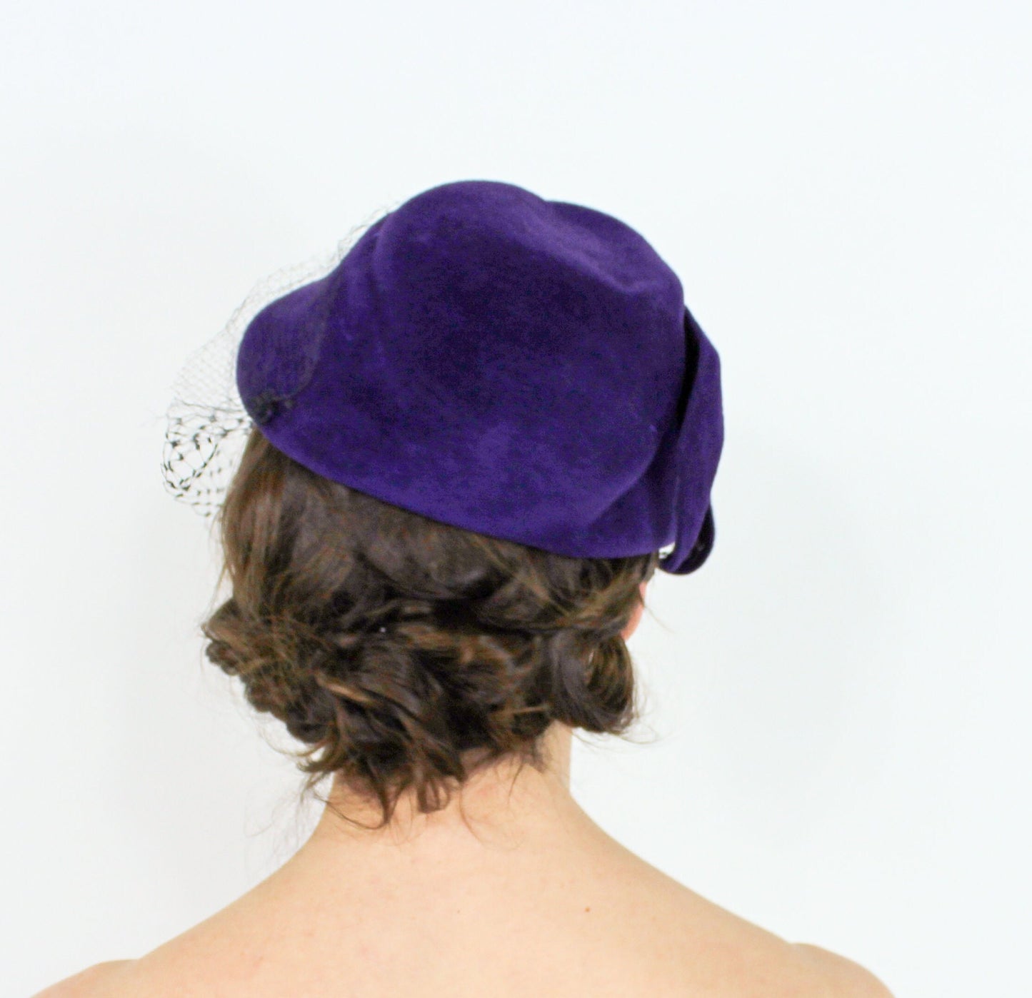 1950s Purple Wool Felt Fascinator Hat with Rhinestone Pin &Netting