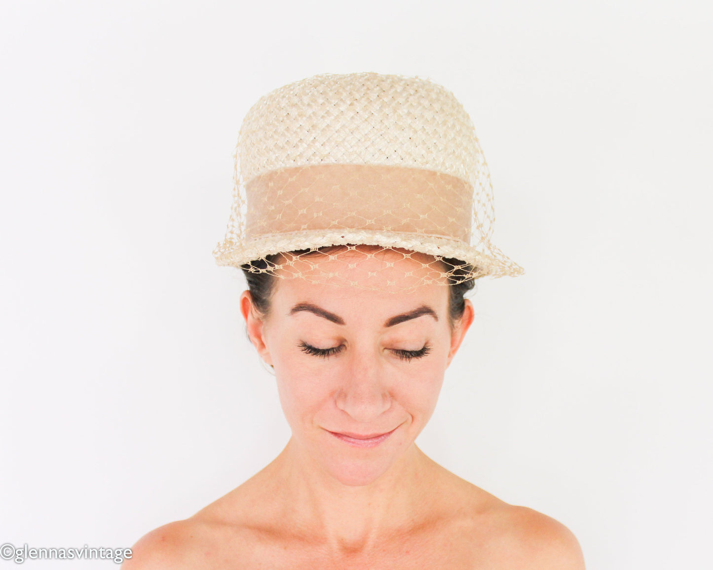 1960s Beige Raffia Woven Hat