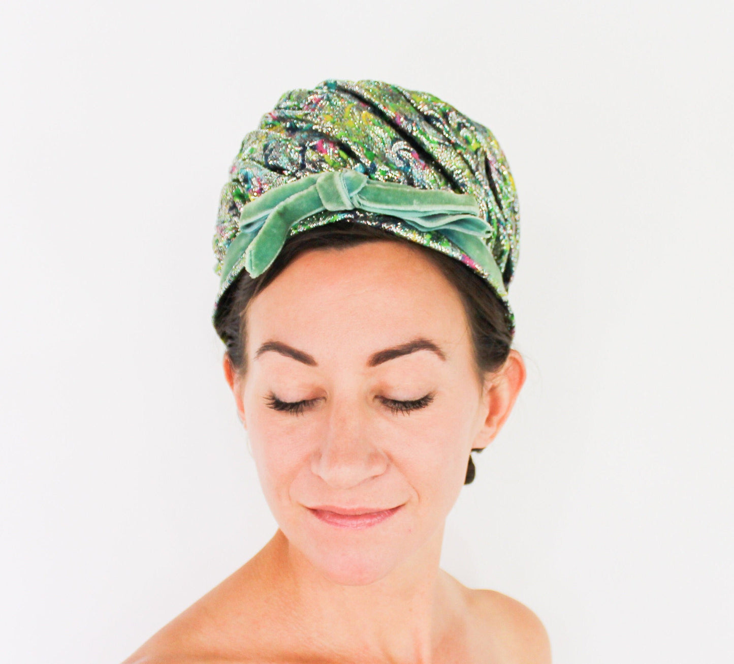 1960s Green Paisley Pillbox Hat | Metallic High Crown Turban