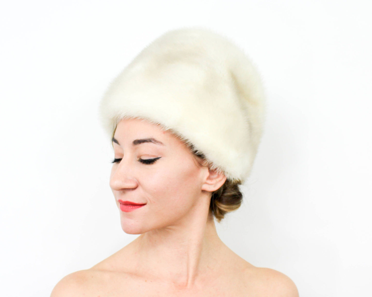 1960s White Mink Pillbox Winter Hat