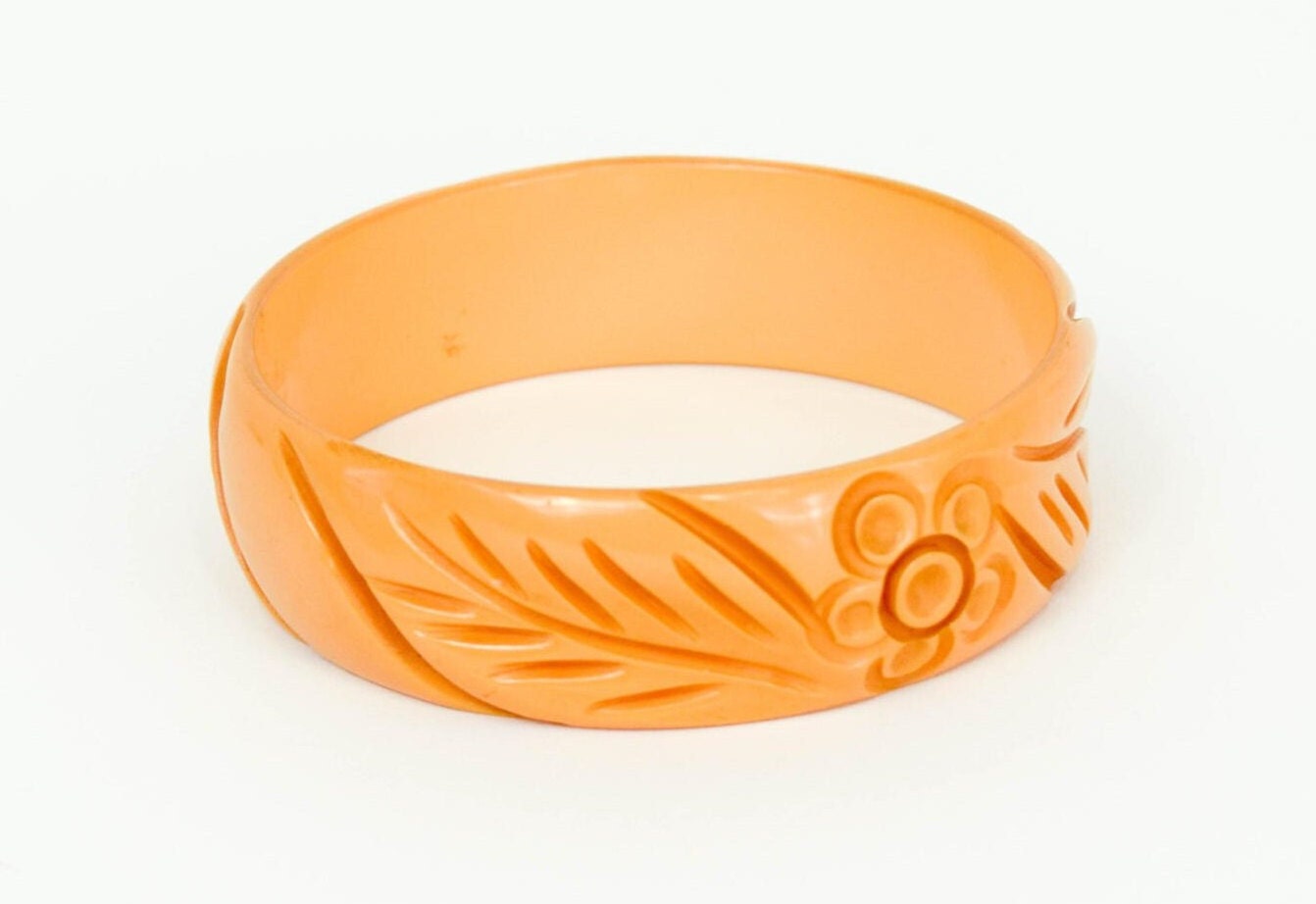 1940s Butterscotch Bakelite Bracelet | Gold Carved Bakelite Bangle