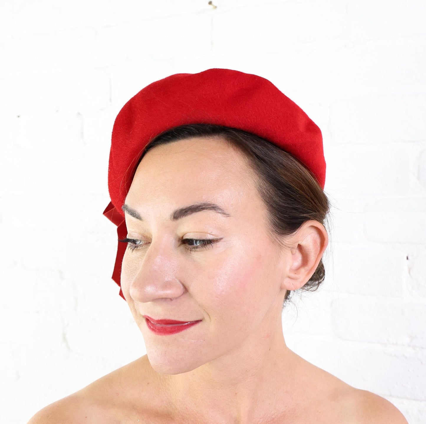 1950s Red Wool Beret with Bow Detail