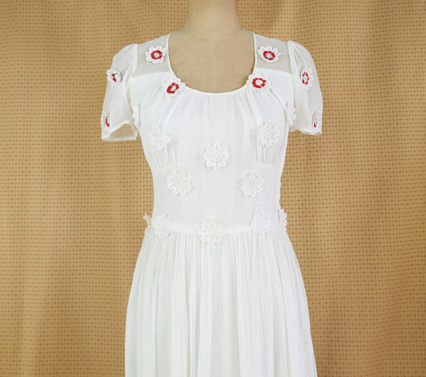 1930s White Lace Flower Evening Gown, Vintage Wedding, Small