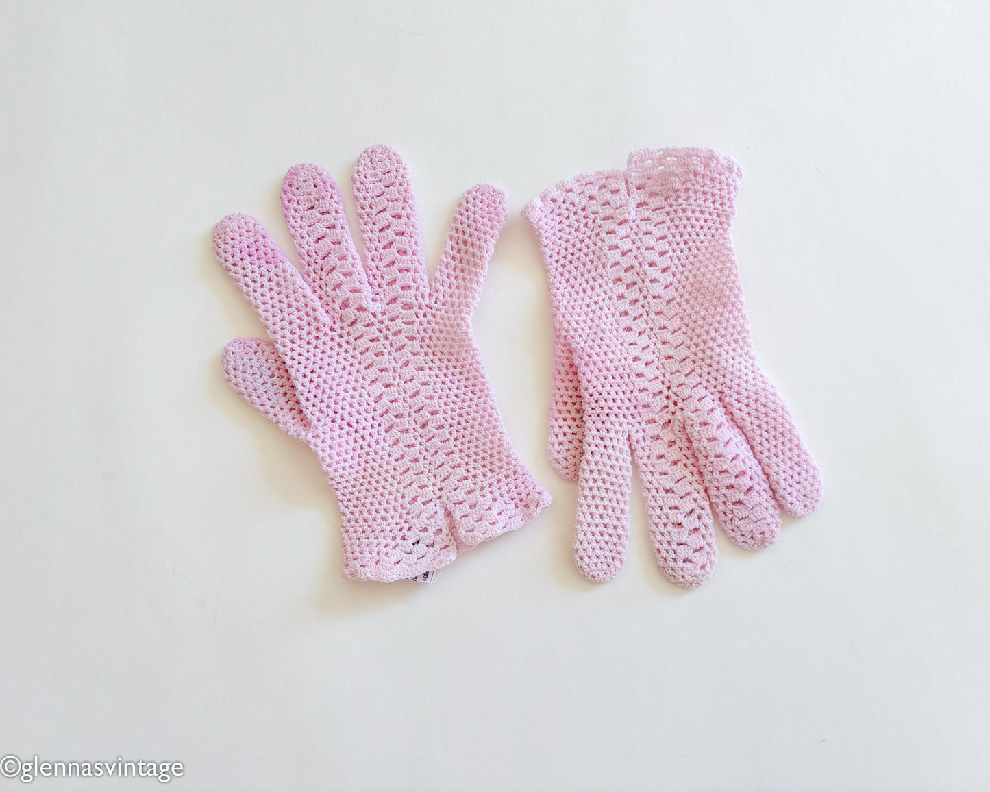 1950s Crochet Pink Gloves, Medium