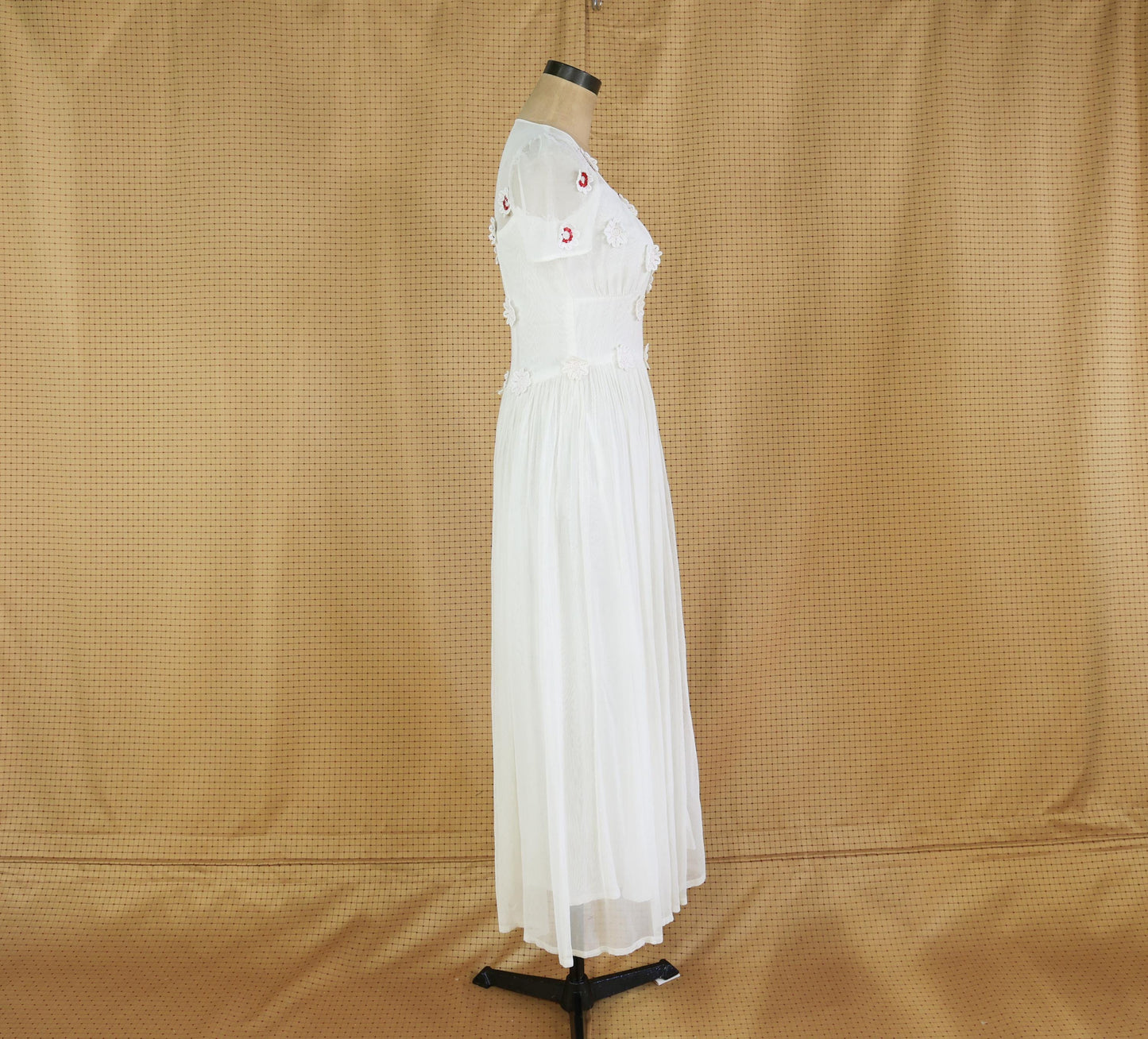 1930s White Lace Flower Evening Gown, Vintage Wedding, Small
