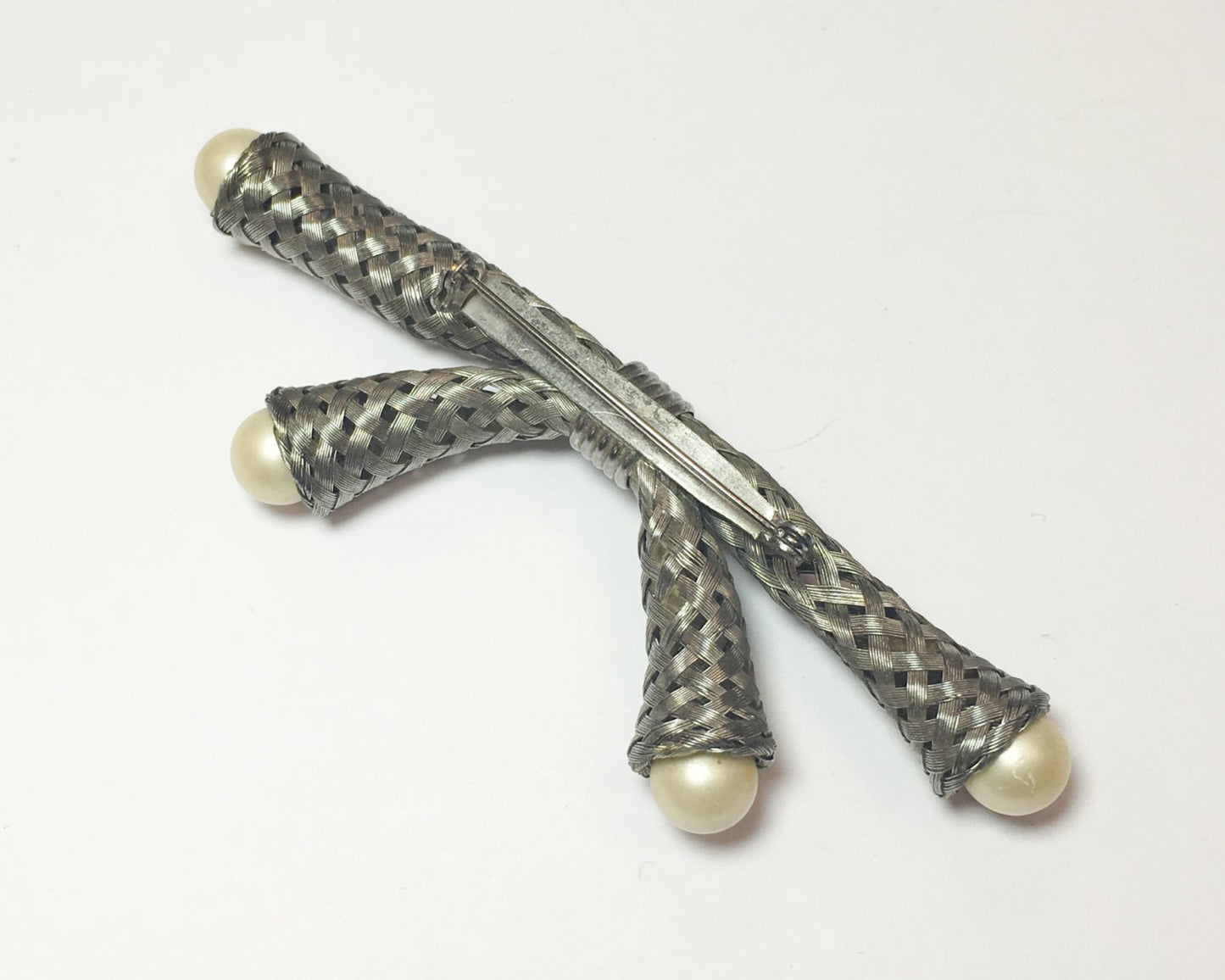 1940s Silver Woven Metal Brooch | 40s Silver Mesh Bow Pin | Silver Mesh Lapel Pin