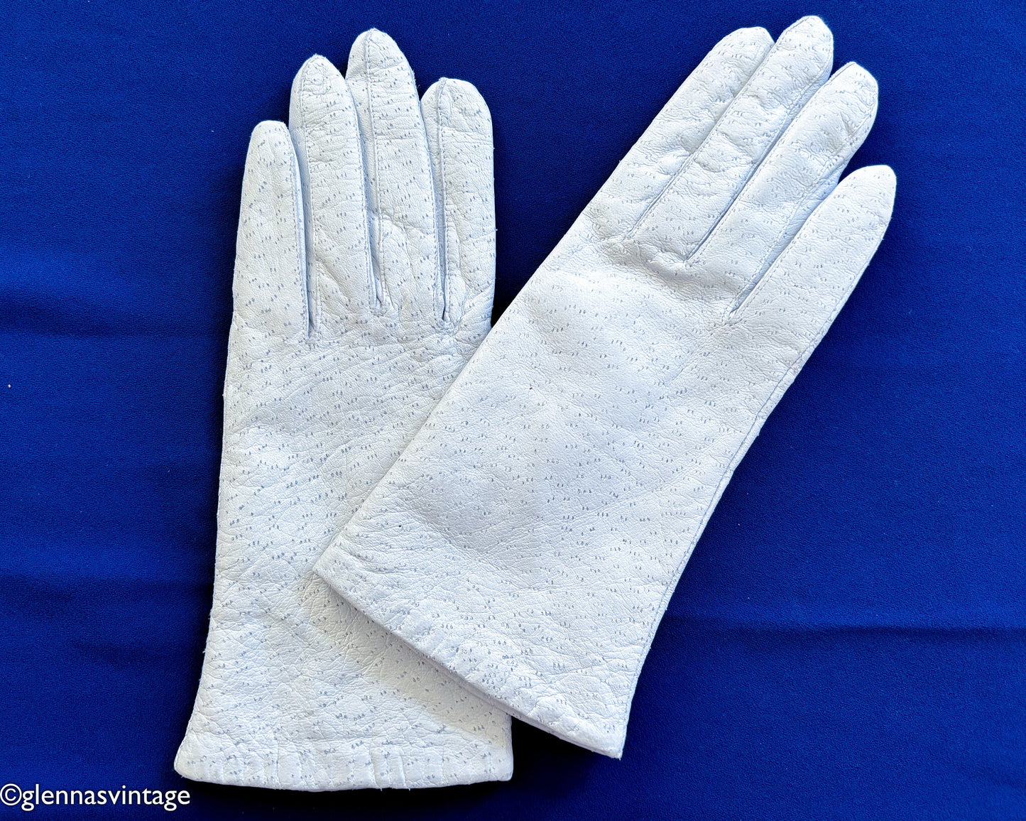 1960s Light Gray Leather Gloves, Medium