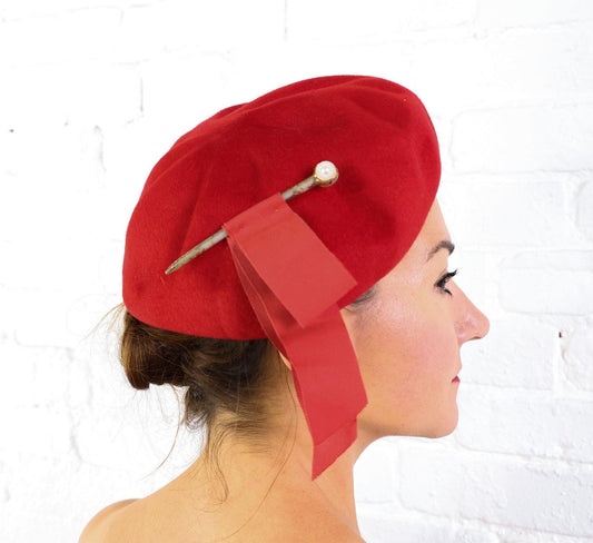 1950s Red Wool Beret with Bow Detail