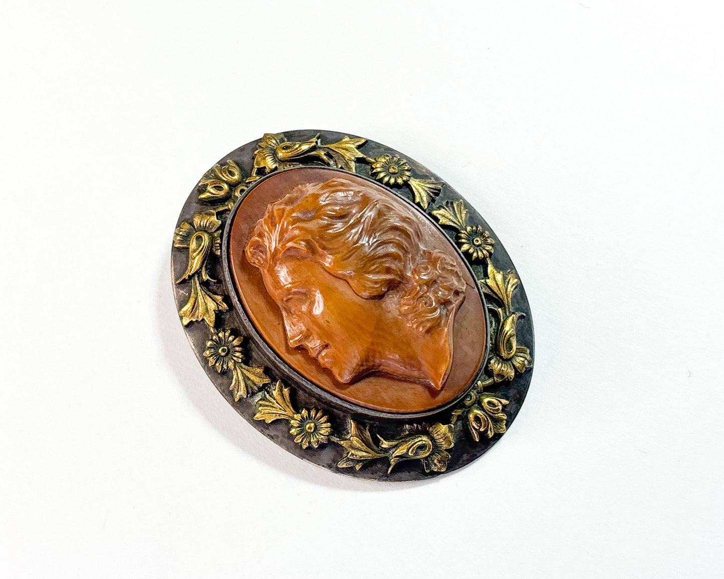1930s Carved Stone Cameo Brooch Pendant with Floral Silver Frame