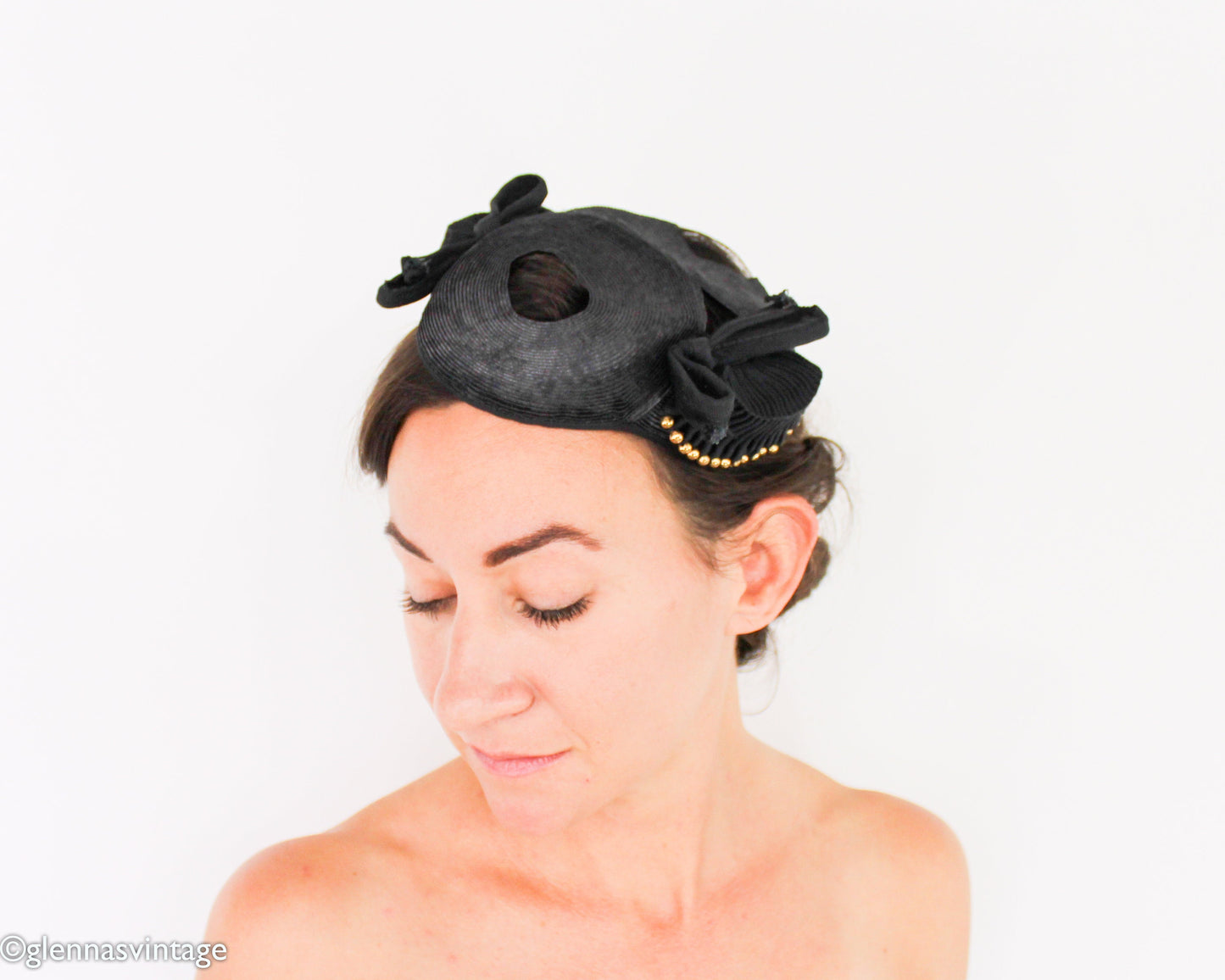 1940s Black Raffia Woven Fascinator Hat, Old Hollywood Style