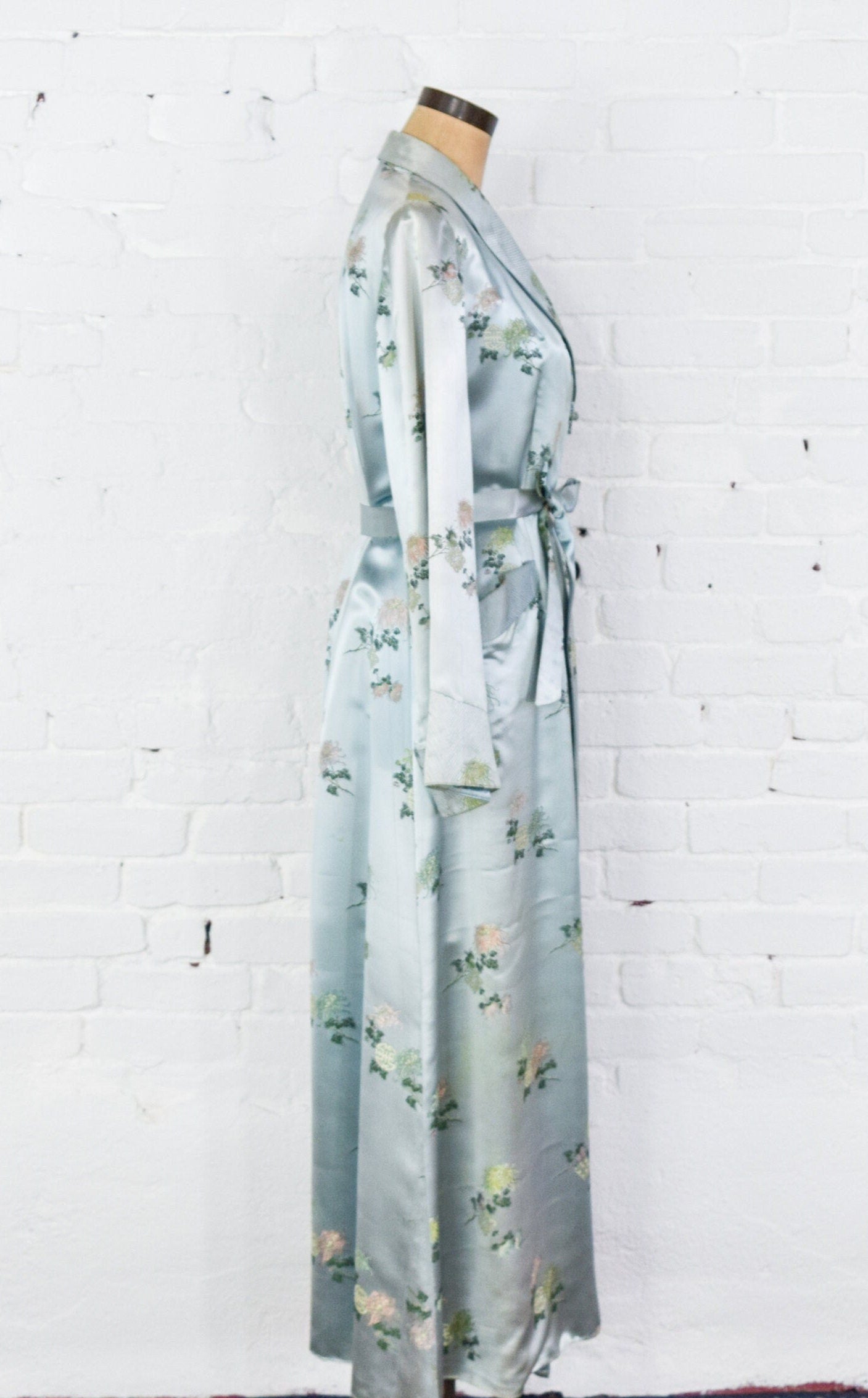 1950s Blue Silk Asian Robe:, Large