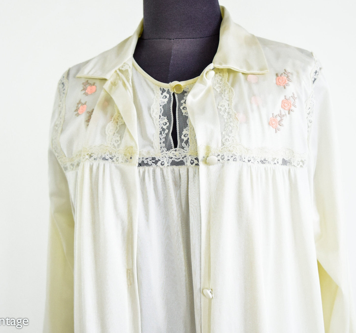 1960s Creme Embroidered Peignoir Set | Short Robe & Gown, Large