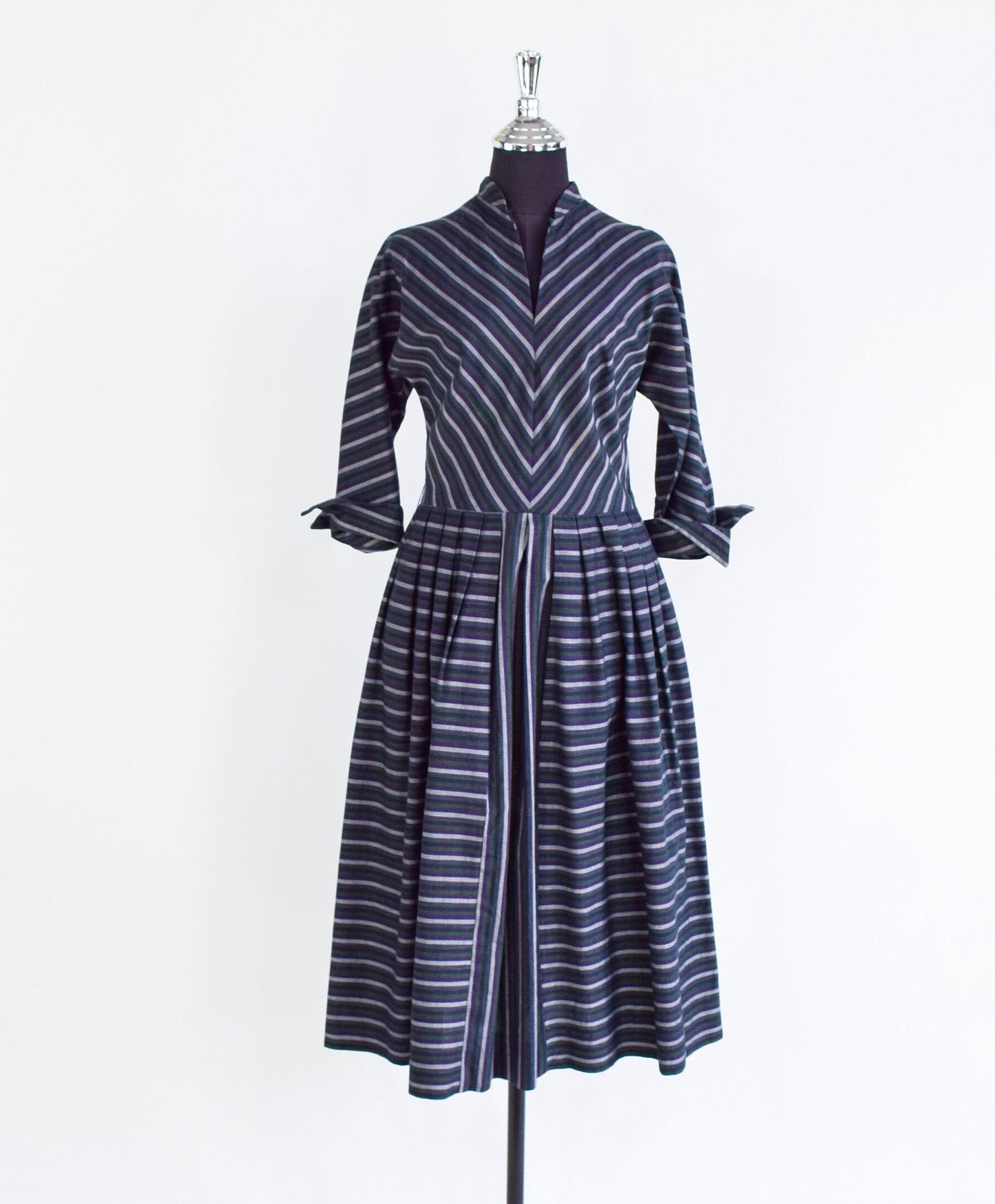 1940s Gray Chevron Striped Dress | 40s Striped  Cotton Day Dress | AnR Jr | Medium