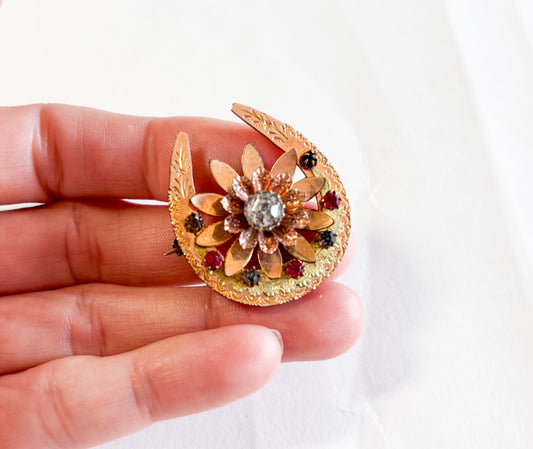 1900s Victorian Horseshoe Brooch | Antique Gold Engraved Horseshoe Pin