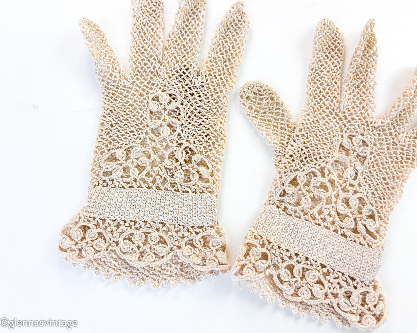 1940s Beige Crochet Lace Gloves