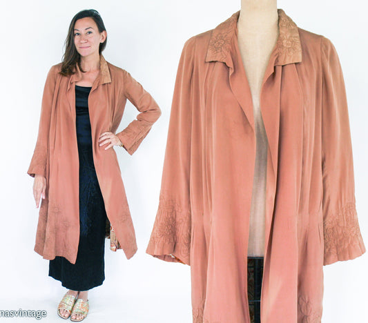 1910s Embroidered Taupe Silk Evening Coat | Antique Floral Trapunto