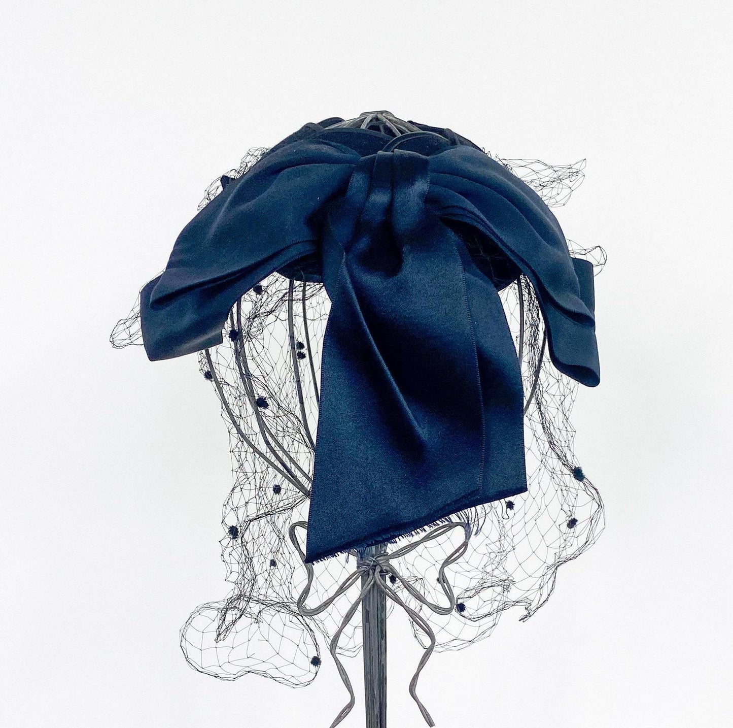 1940s Black Velvet Fascinator with Satin Bow & Netting, Old Hollywood Hat