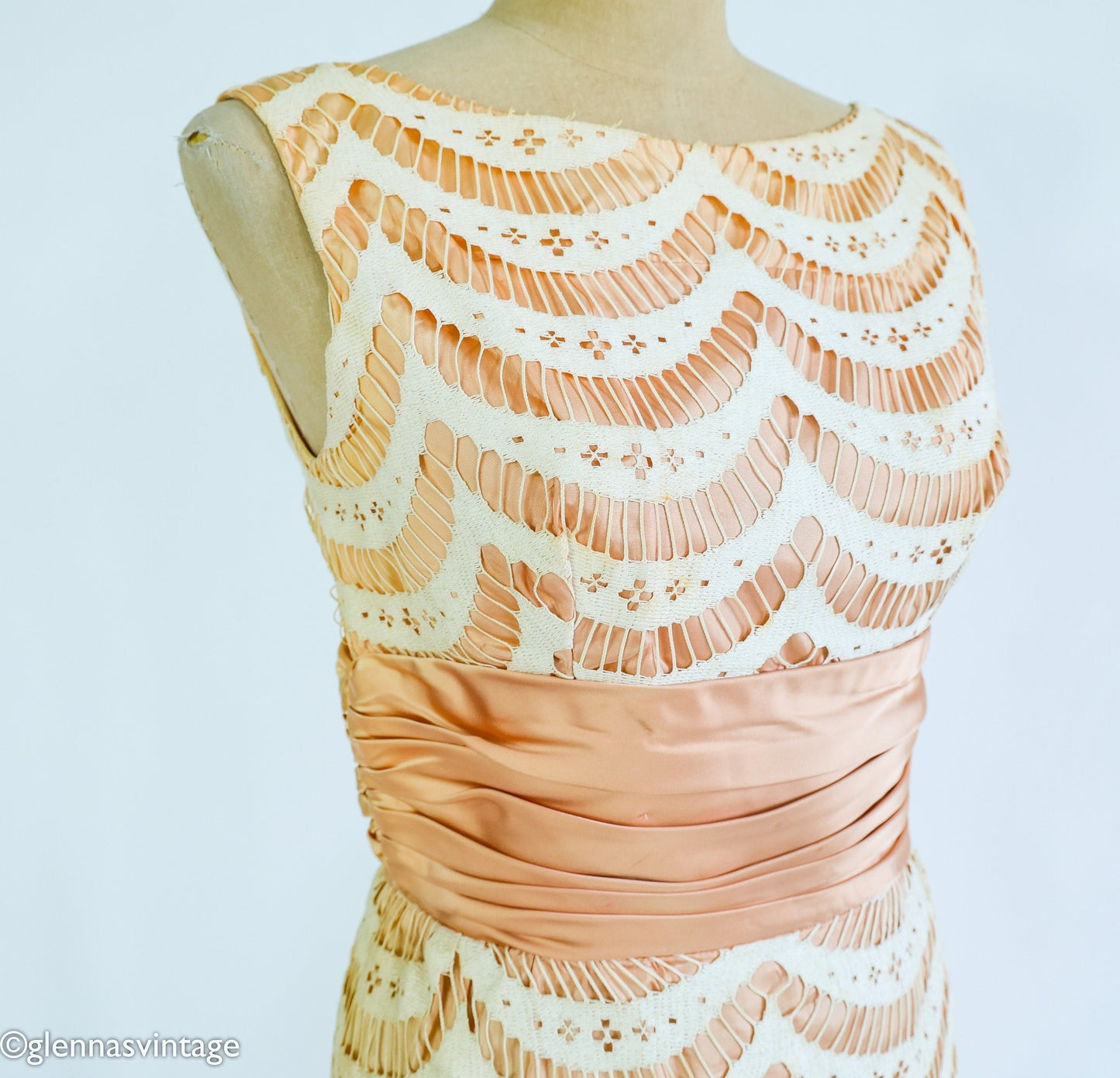 1950s Apricot & White Lace Sheath Dress, Small