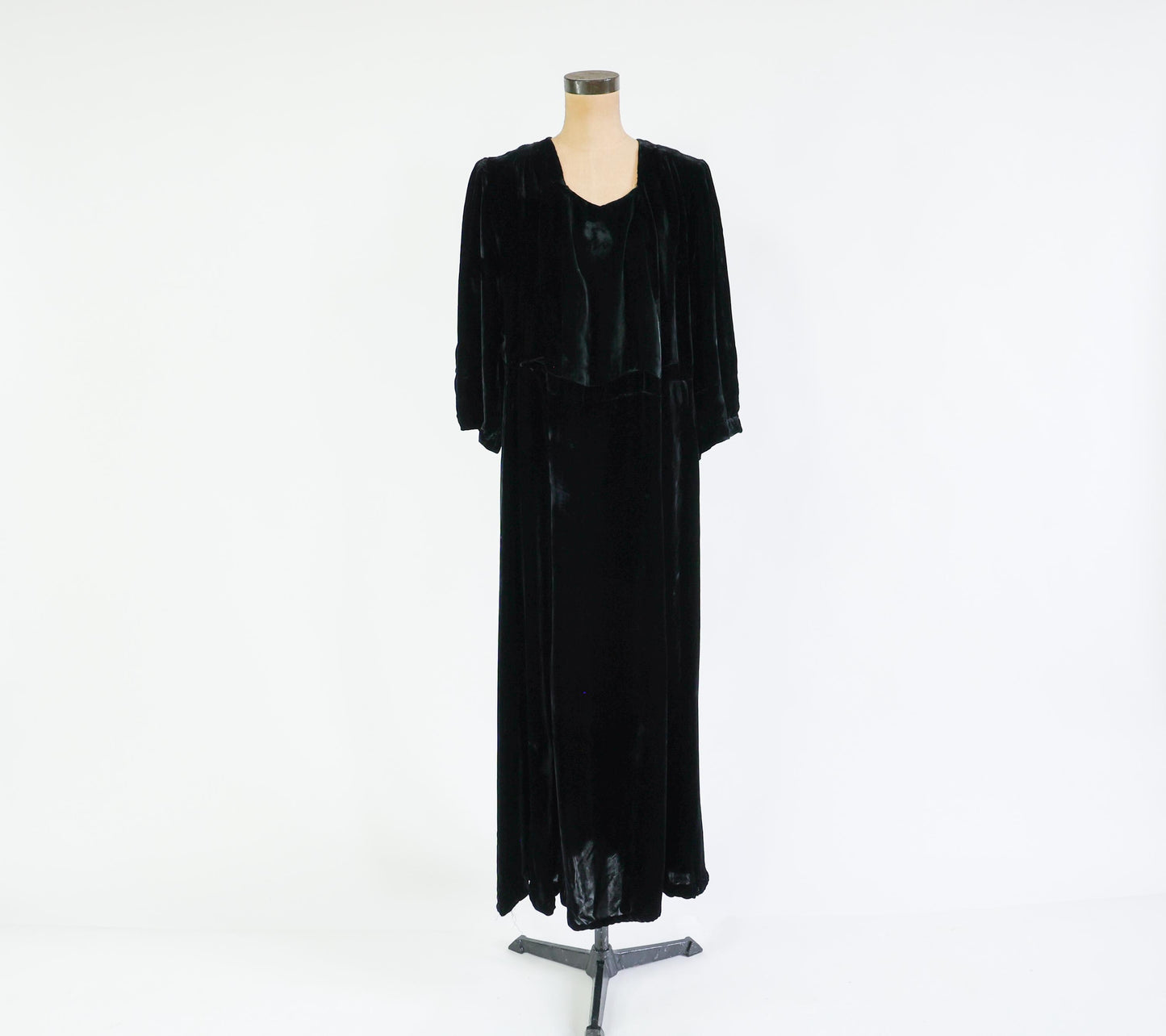 1930s Black Silk Velvet Evening Gown, 40" Waist