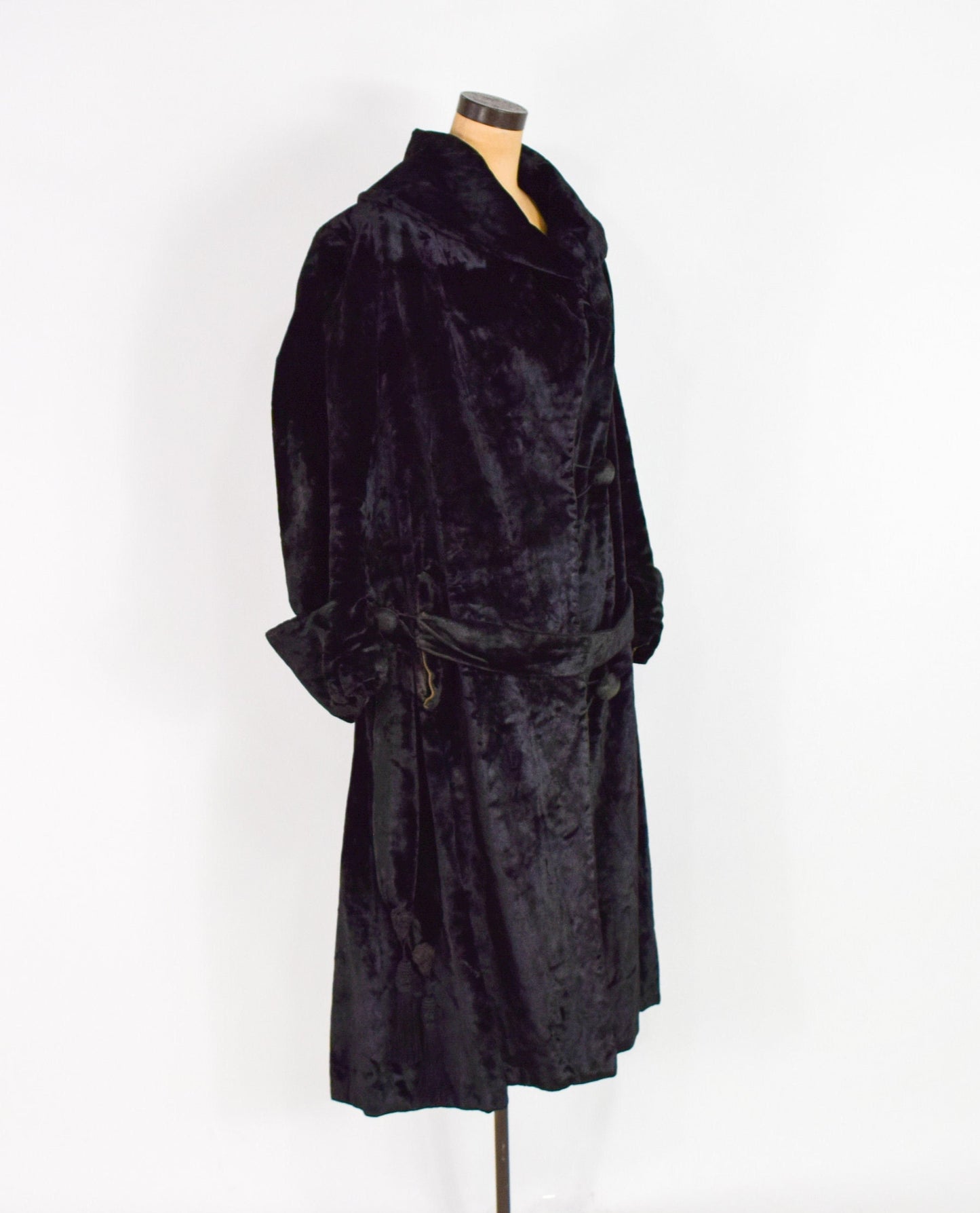 1900s Black Cotton Velvet Downton Abbey Coat with Portrait Collar, Large