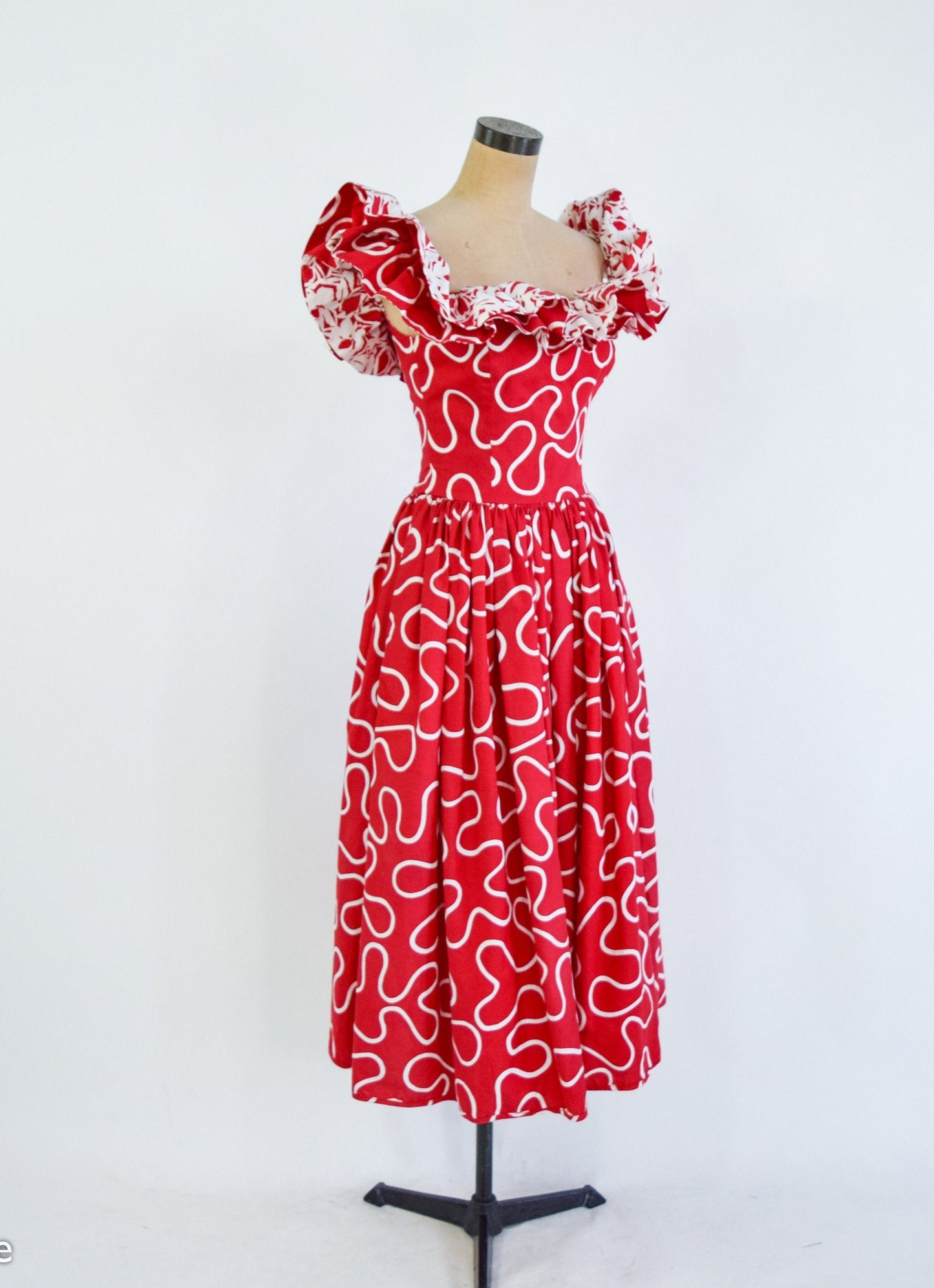 1980s Red White Off Shoulder Dress | 80s Red Ruffle Cotton Party Dress | Barboglio-Christina-Jan | Medium