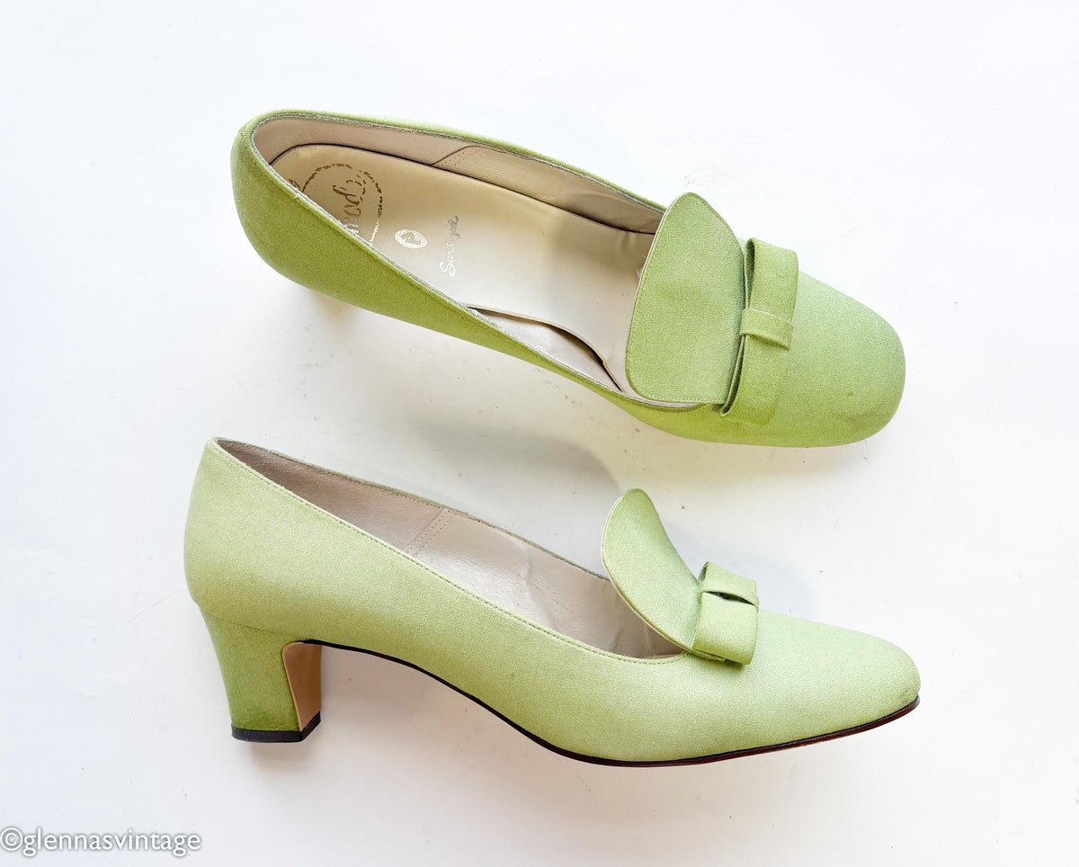 1960s Mod  Lime Green Linen Low Heel Shoes, Size 8B
